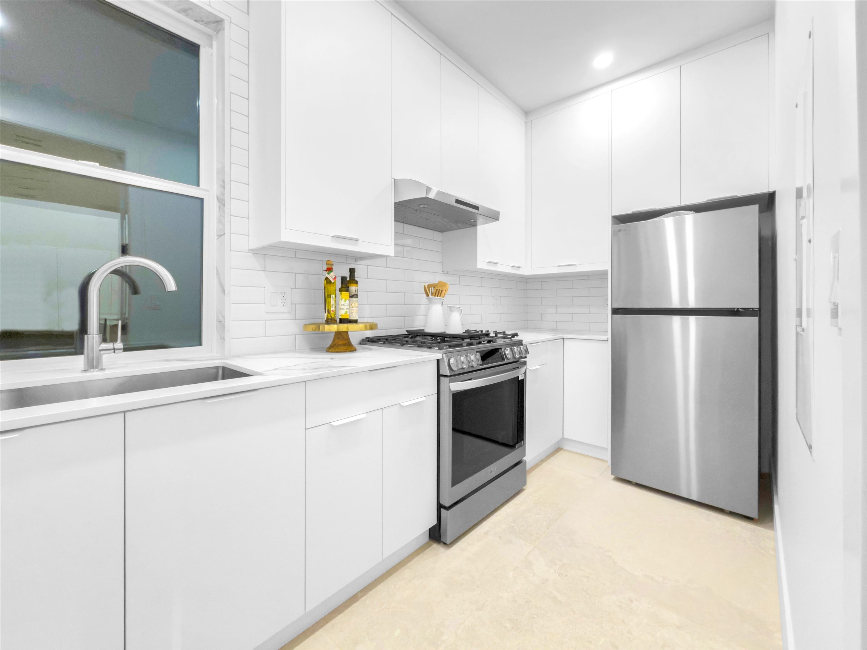 









20888


48

Avenue,
Langley,




BC
V3A 3L9

