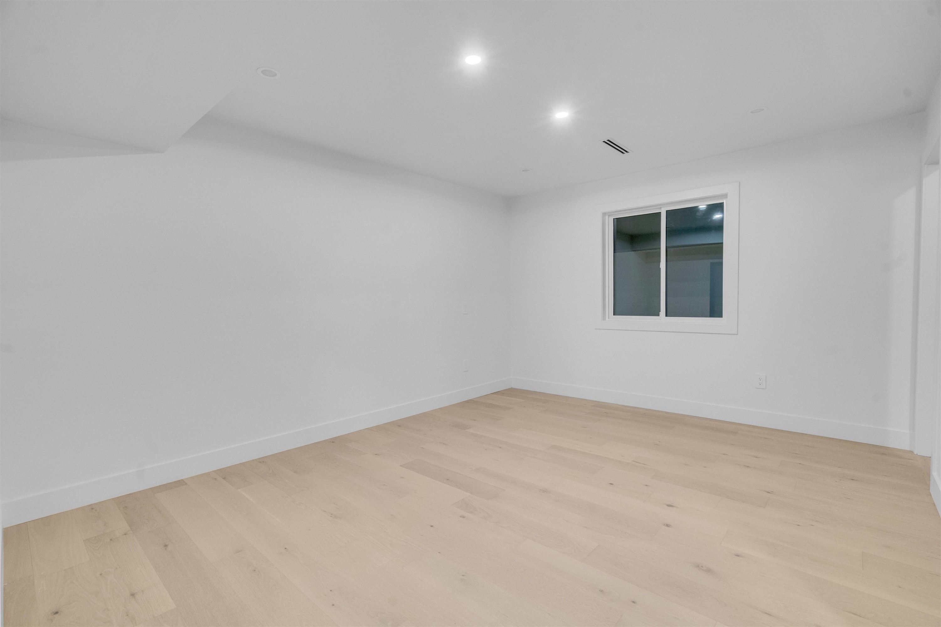 









20888


48

Avenue,
Langley,




BC
V3A 3L9

