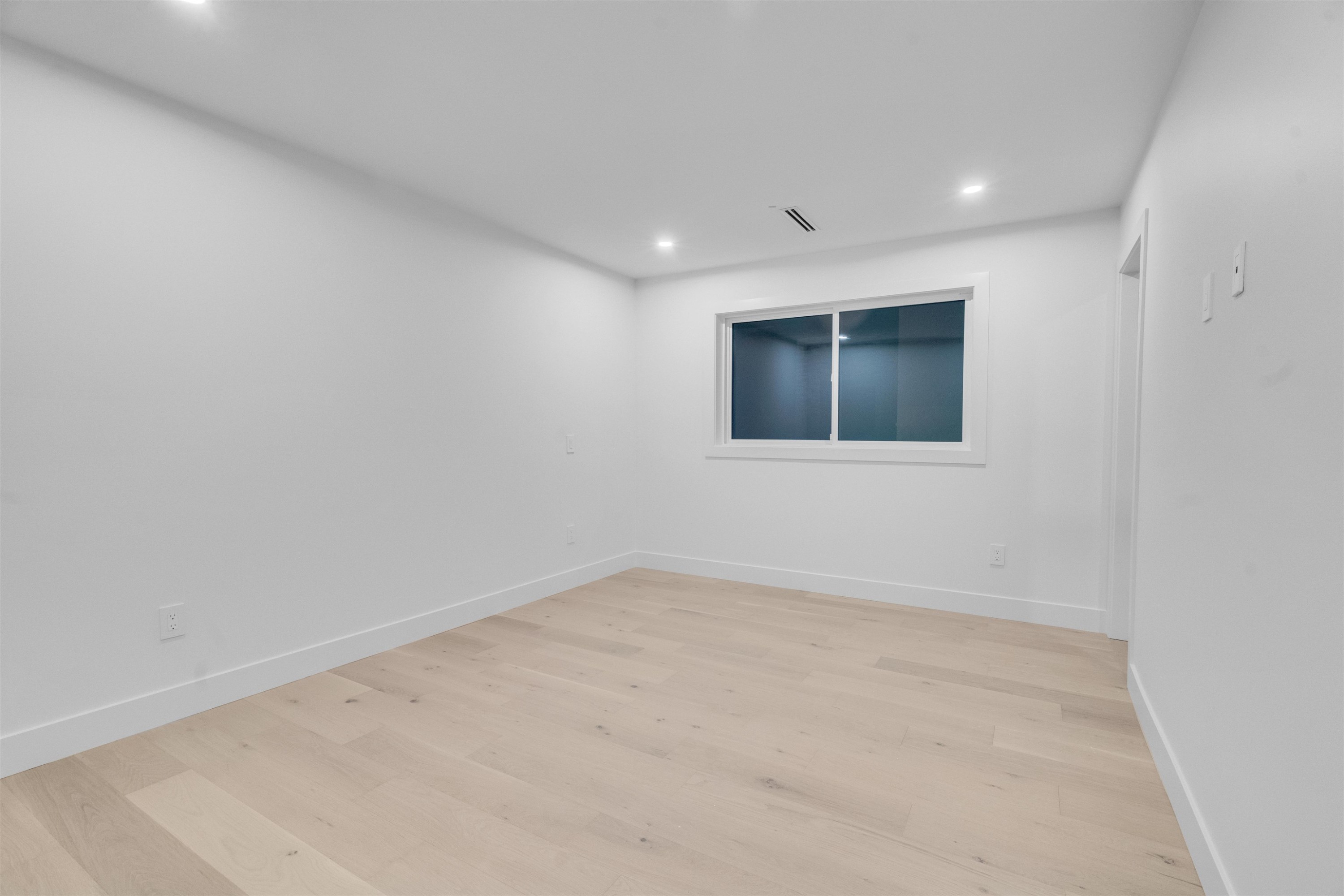 









20888


48

Avenue,
Langley,




BC
V3A 3L9

