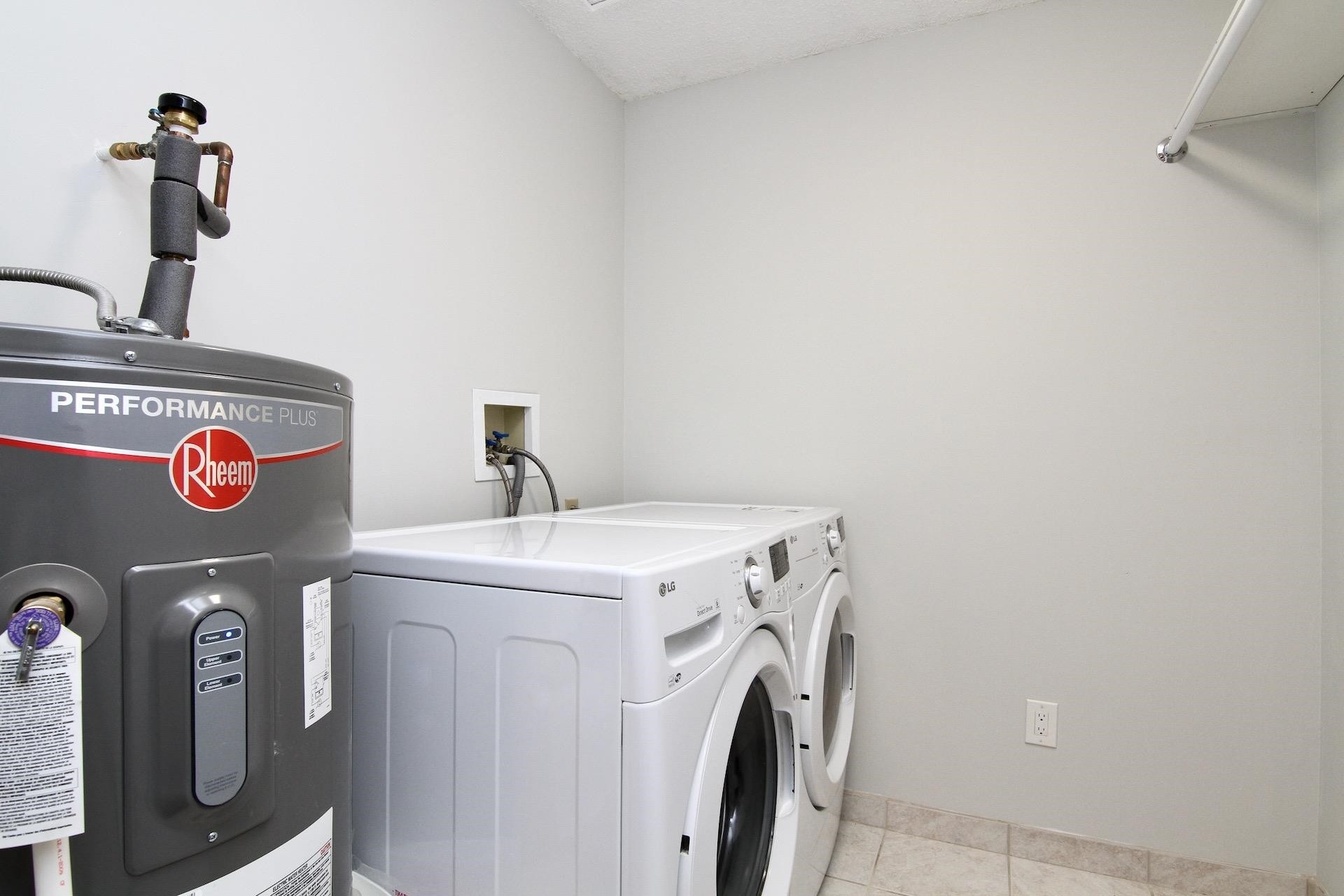 









6537


138

Street, 52,
Surrey,




BC
V3W 0C6

