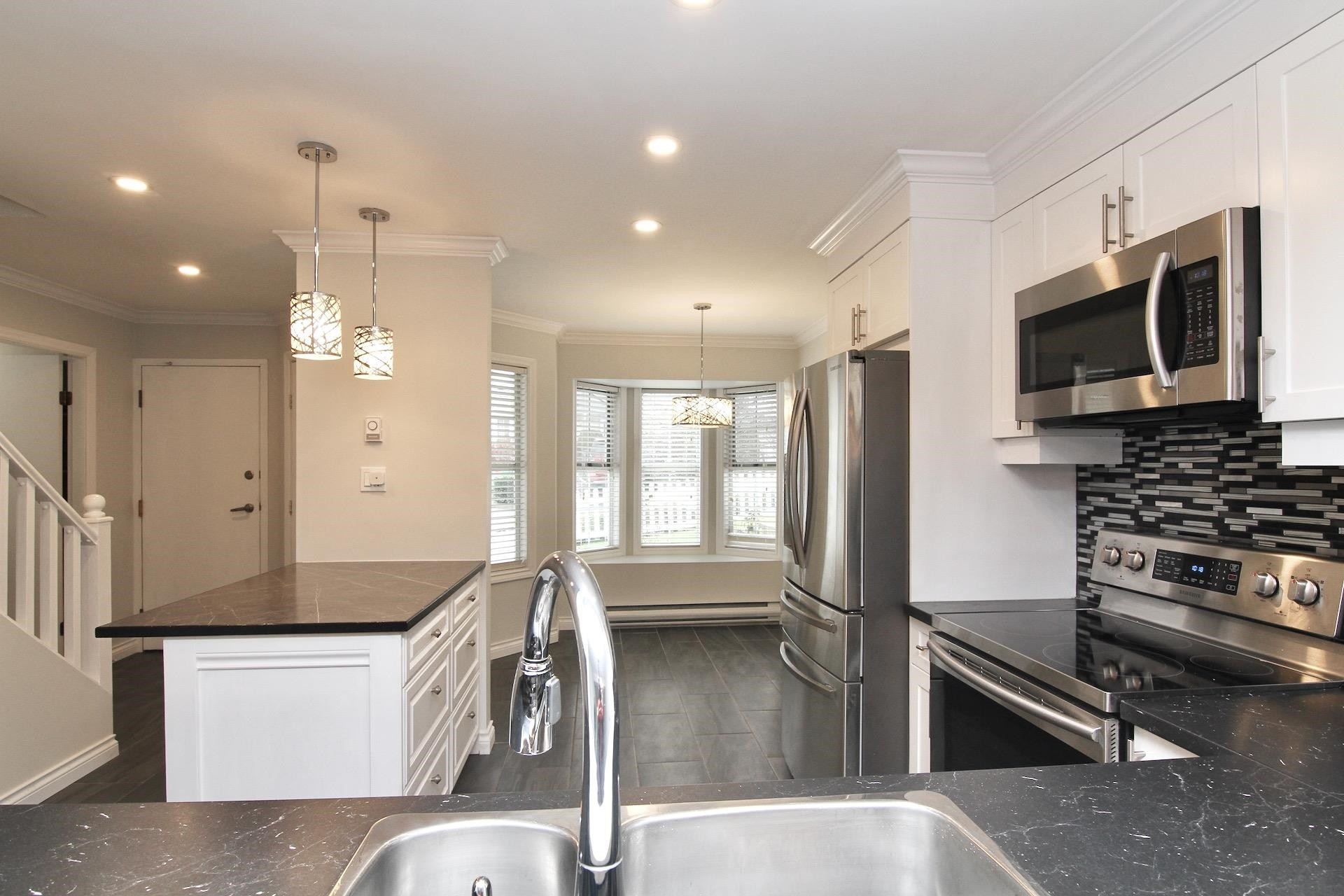 









6537


138

Street, 52,
Surrey,




BC
V3W 0C6

