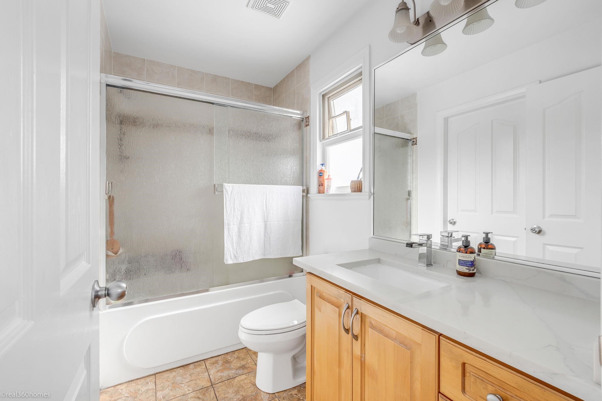 









14642


67a

Avenue,
Surrey,




BC
V3S 0Z4

