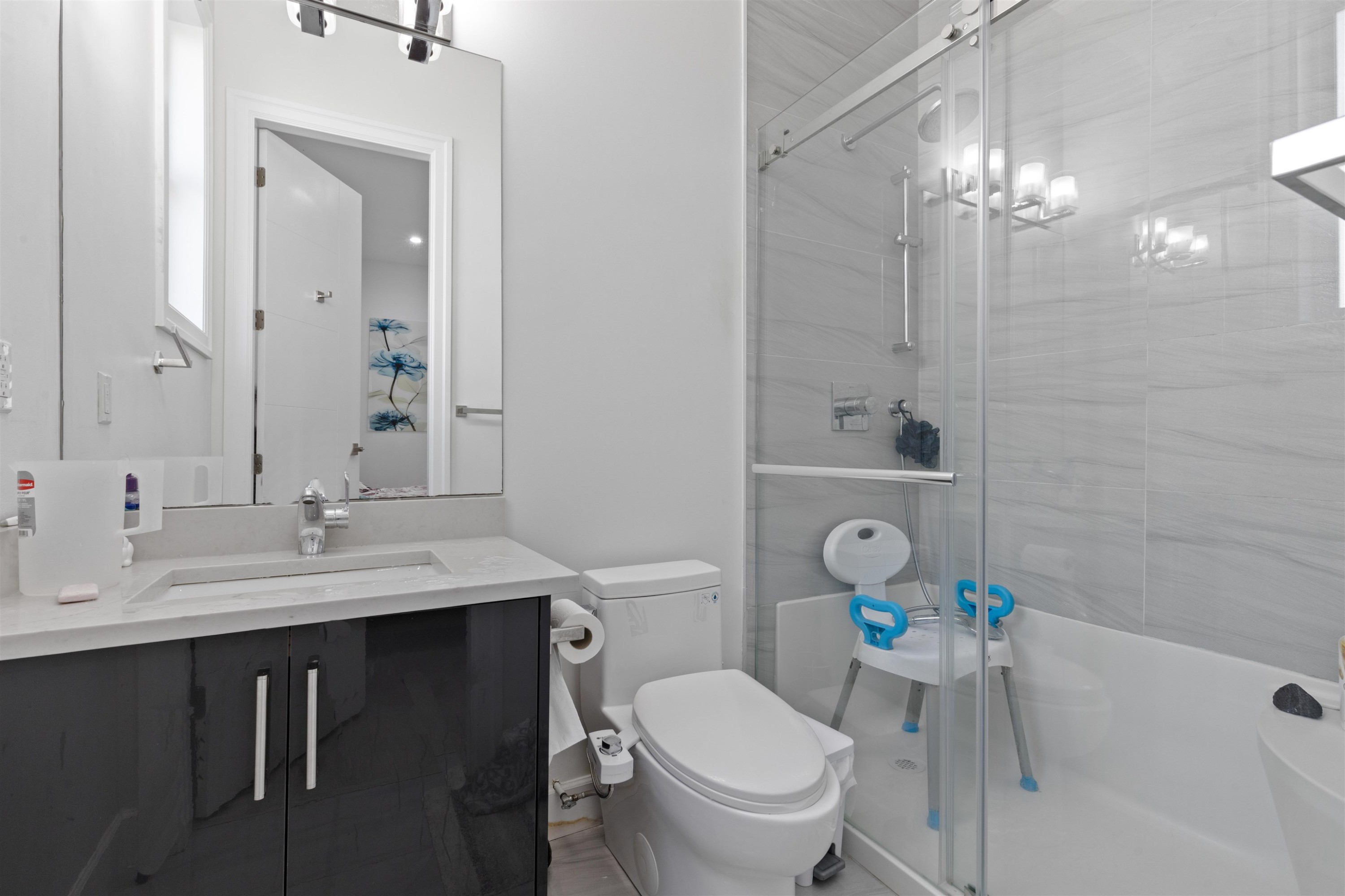 









14678


St. Andrews

Drive,
Surrey,




BC
V3R 5V4

