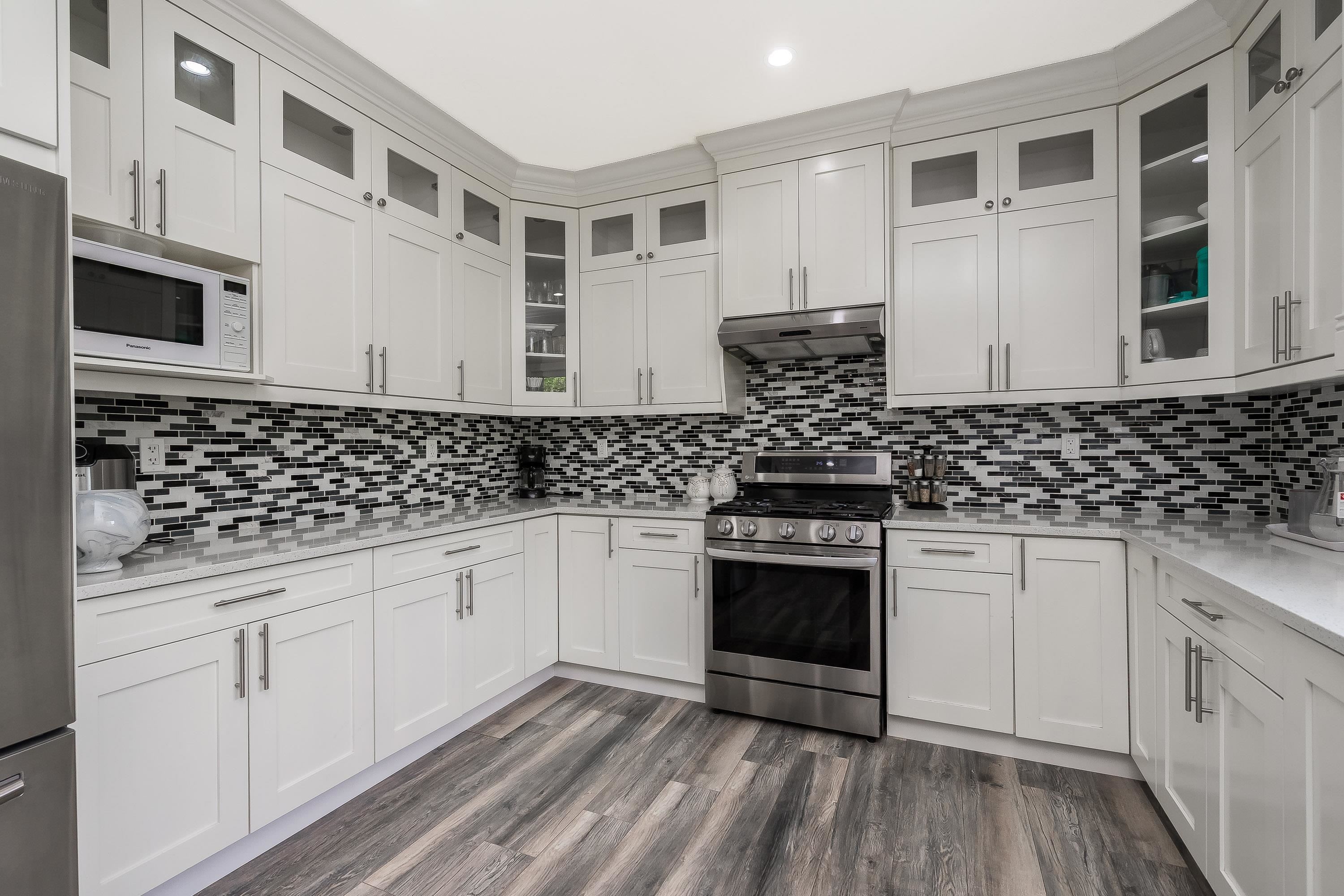 









33993


Mcphee

Place,
Mission,




BC
V2V 0E7

