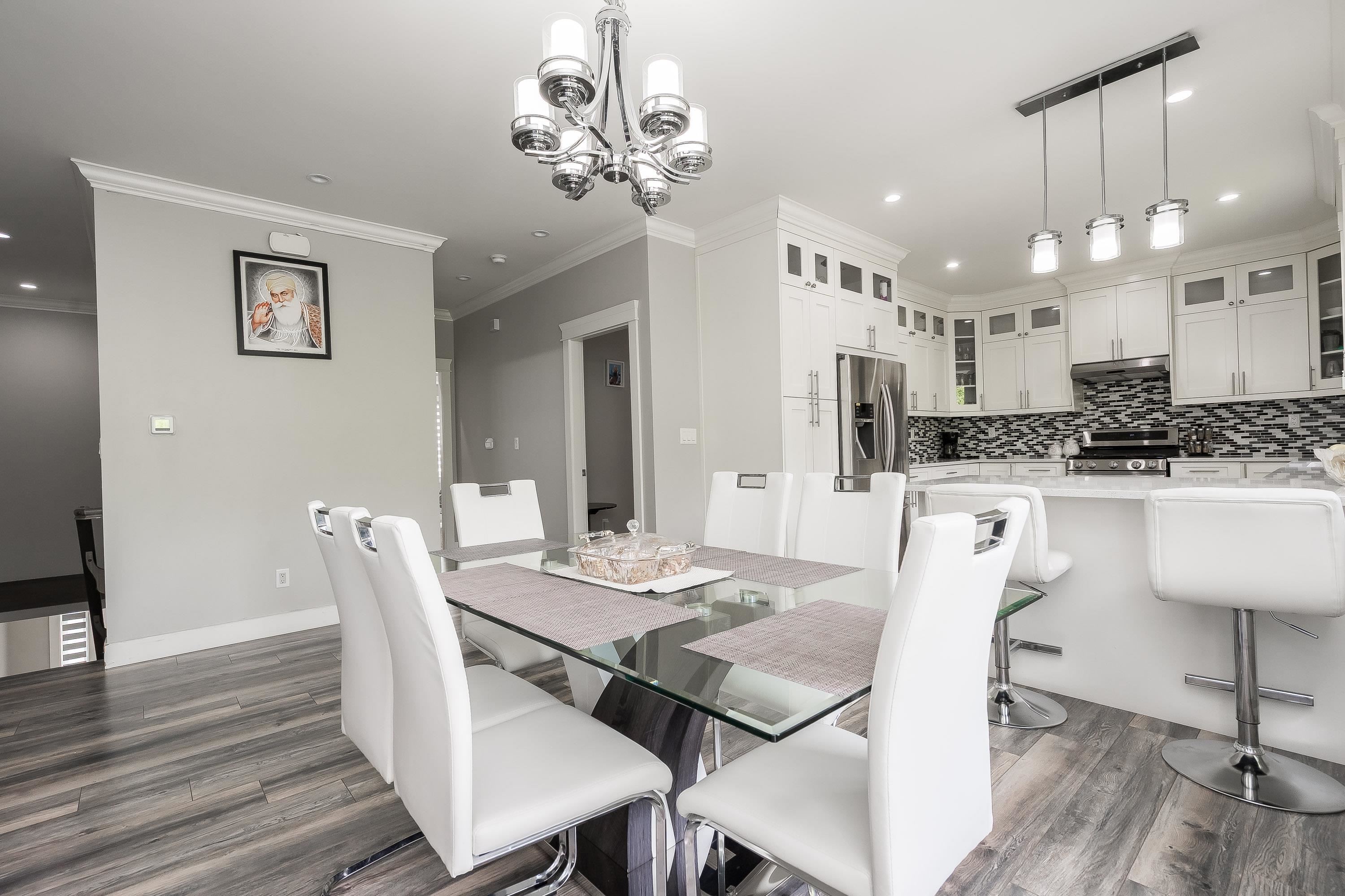 









33993


Mcphee

Place,
Mission,




BC
V2V 0E7

