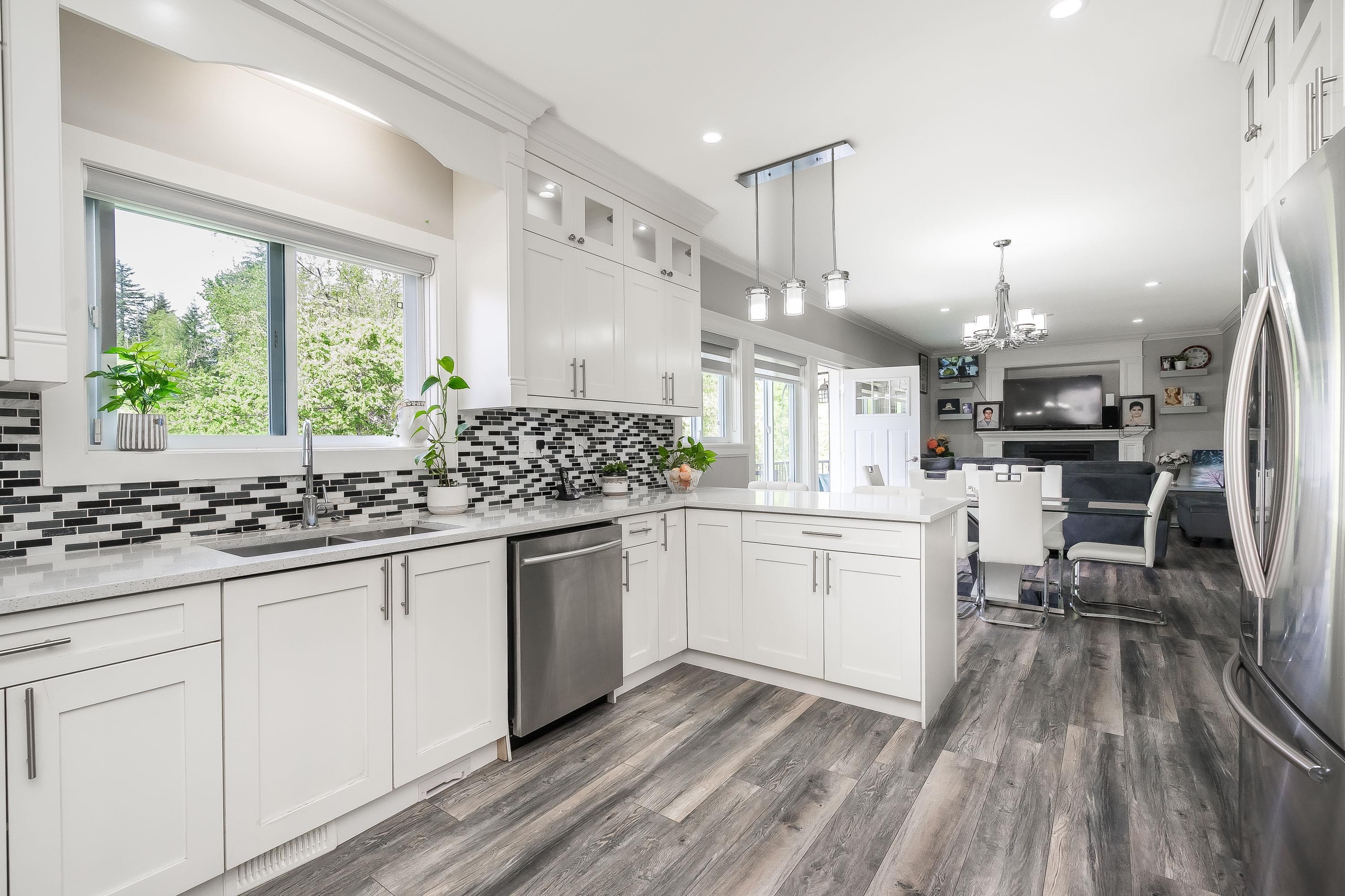 









33993


Mcphee

Place,
Mission,




BC
V2V 0E7

