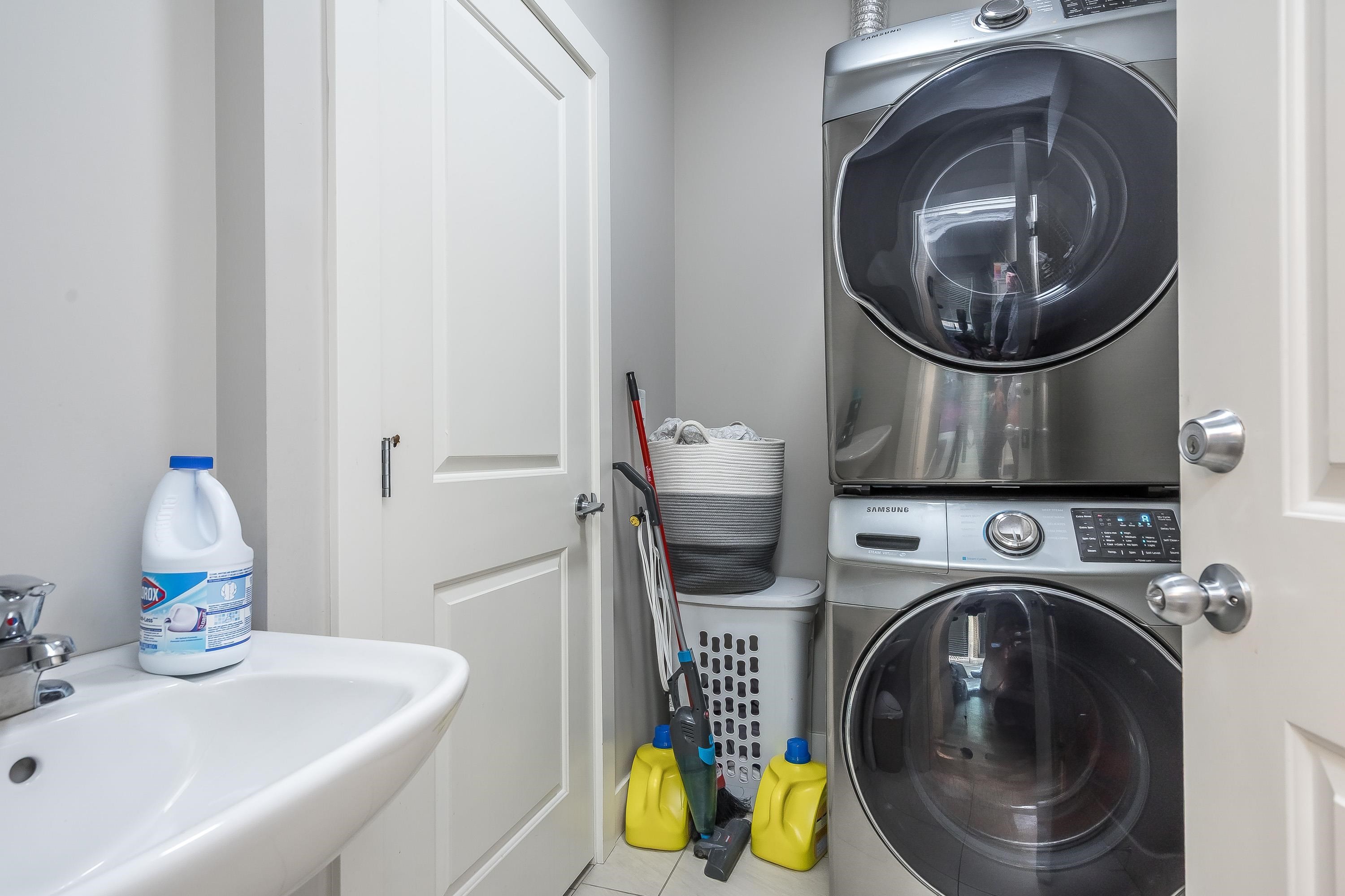 









33993


Mcphee

Place,
Mission,




BC
V2V 0E7

