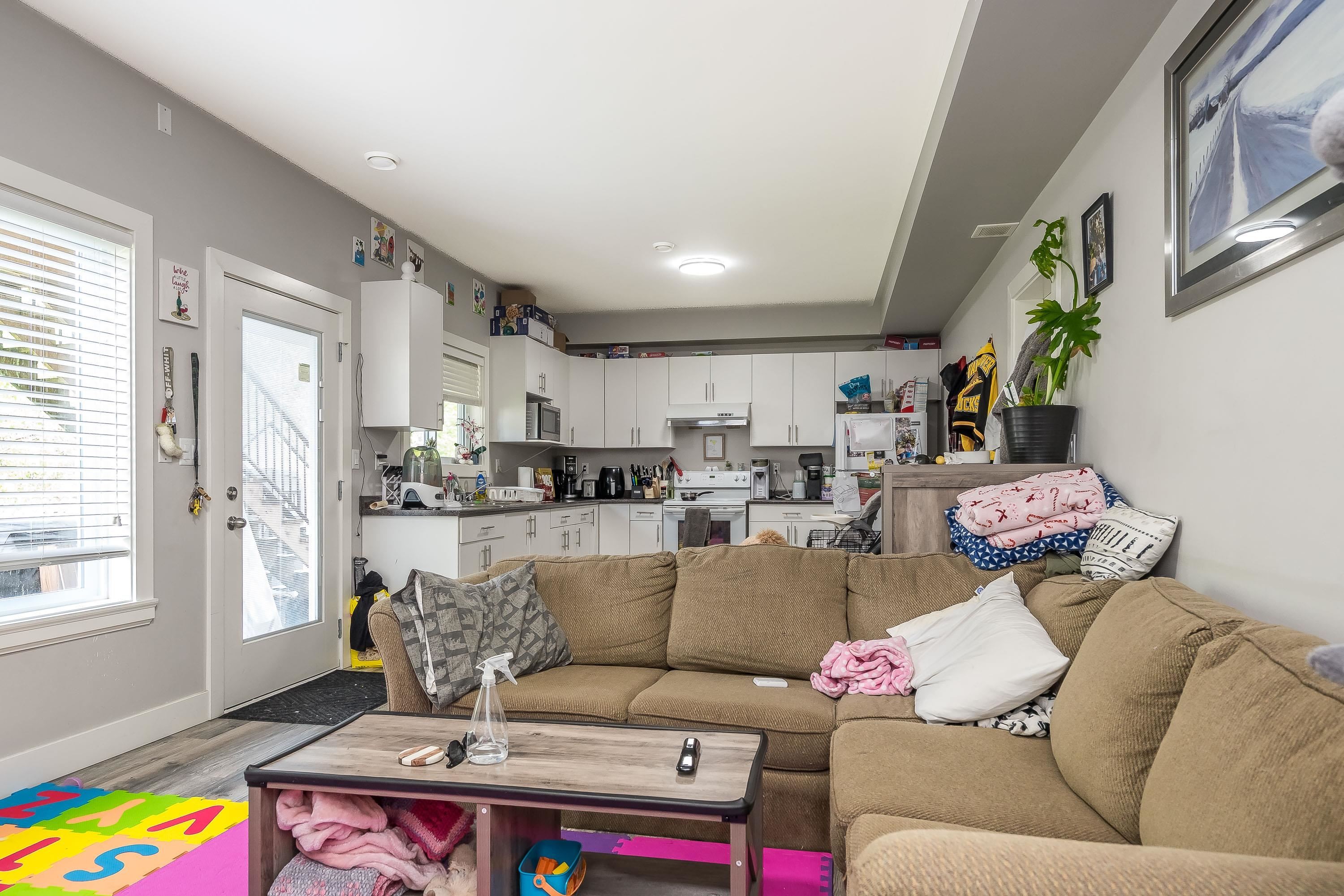 









33993


Mcphee

Place,
Mission,




BC
V2V 0E7

