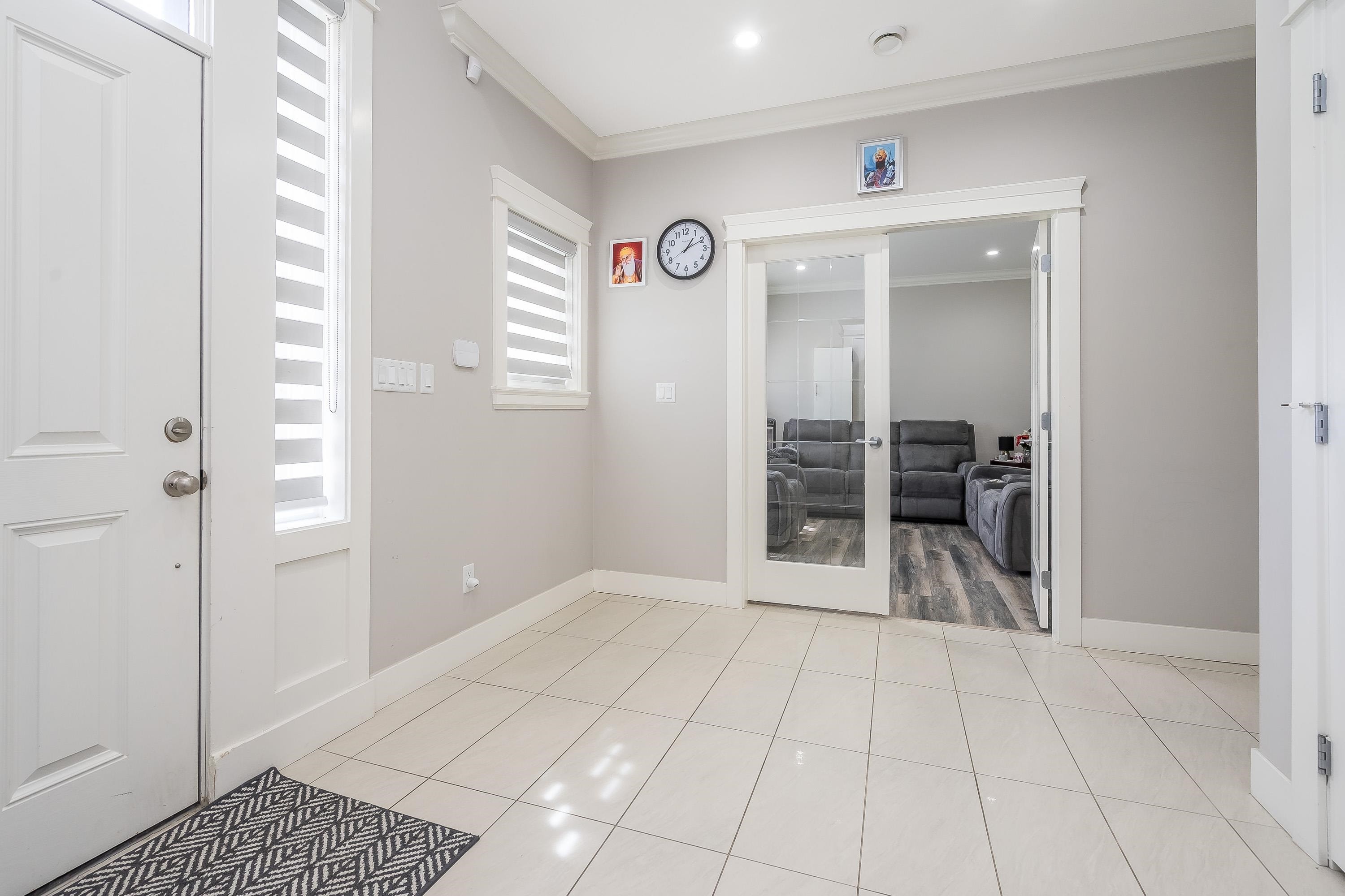 









33993


Mcphee

Place,
Mission,




BC
V2V 0E7

