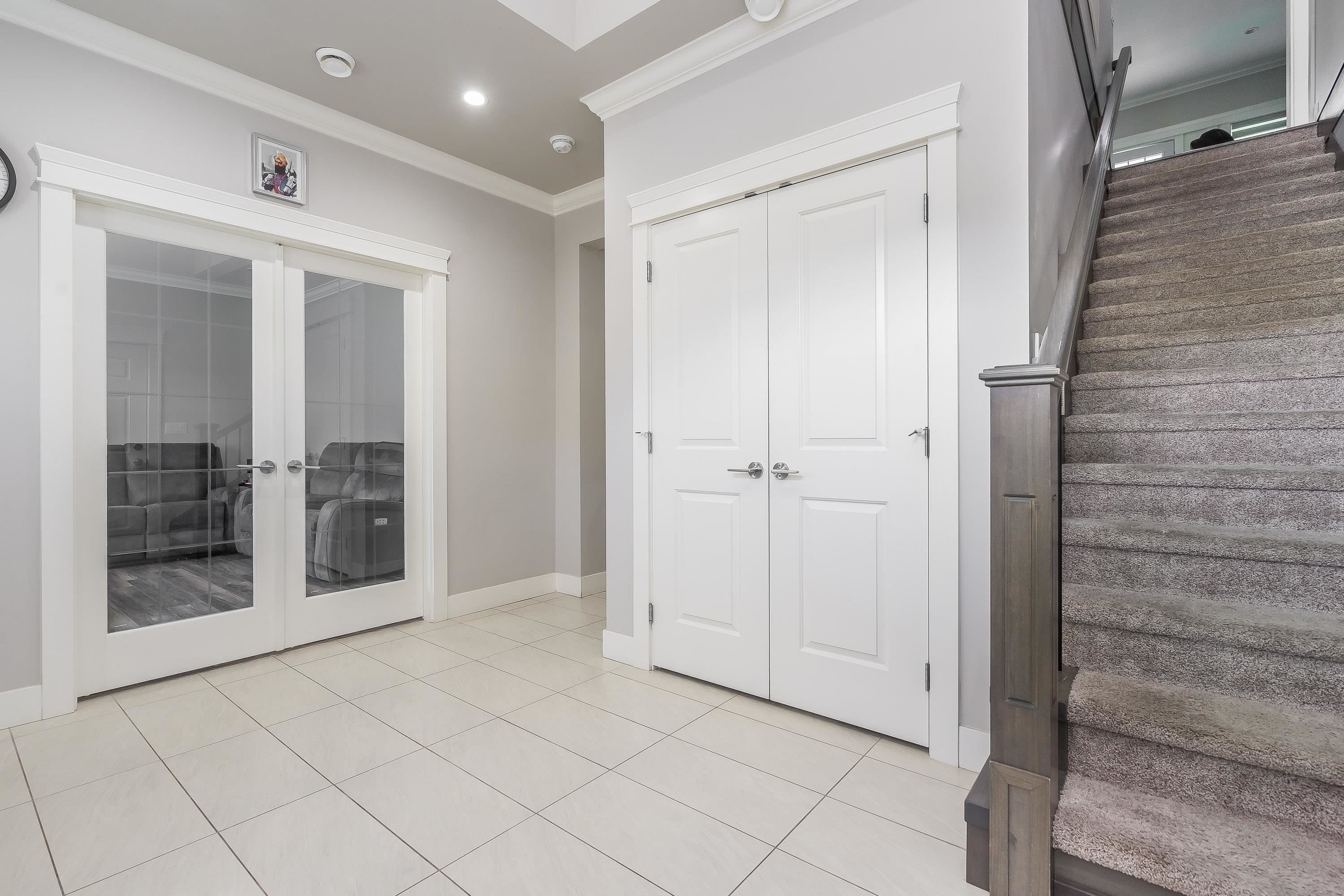 









33993


Mcphee

Place,
Mission,




BC
V2V 0E7

