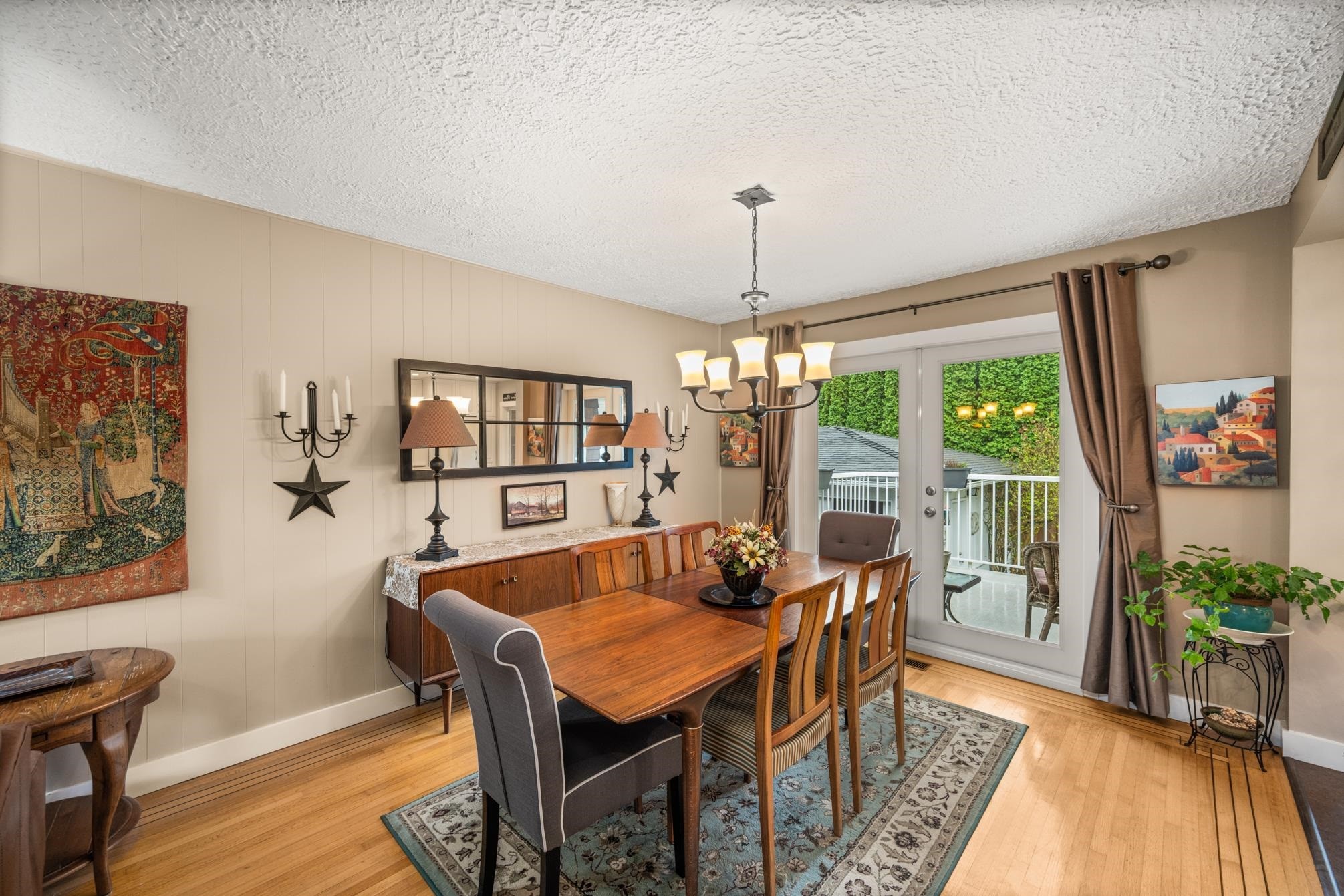 









13558


15

Avenue,
Surrey,




BC
V4A 1L2

