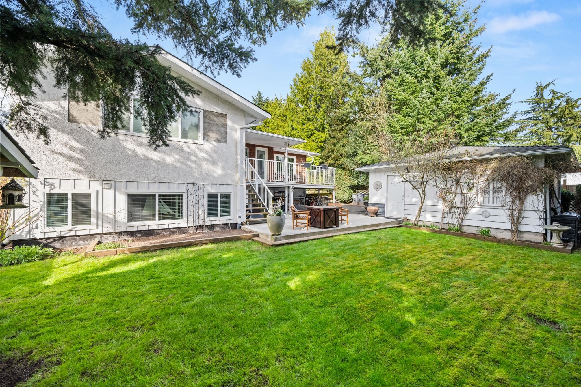 









13558


15

Avenue,
Surrey,




BC
V4A 1L2

