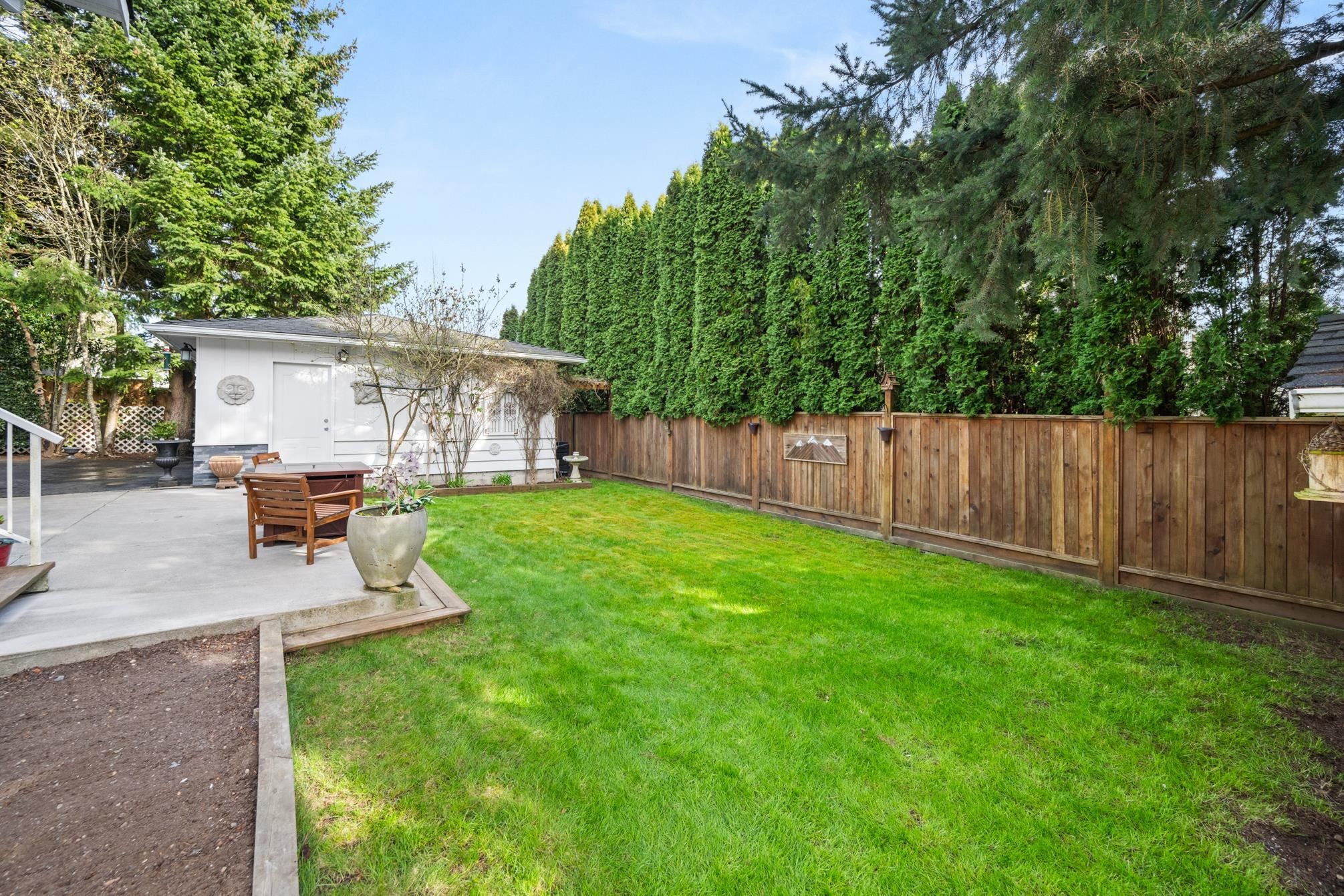 









13558


15

Avenue,
Surrey,




BC
V4A 1L2

