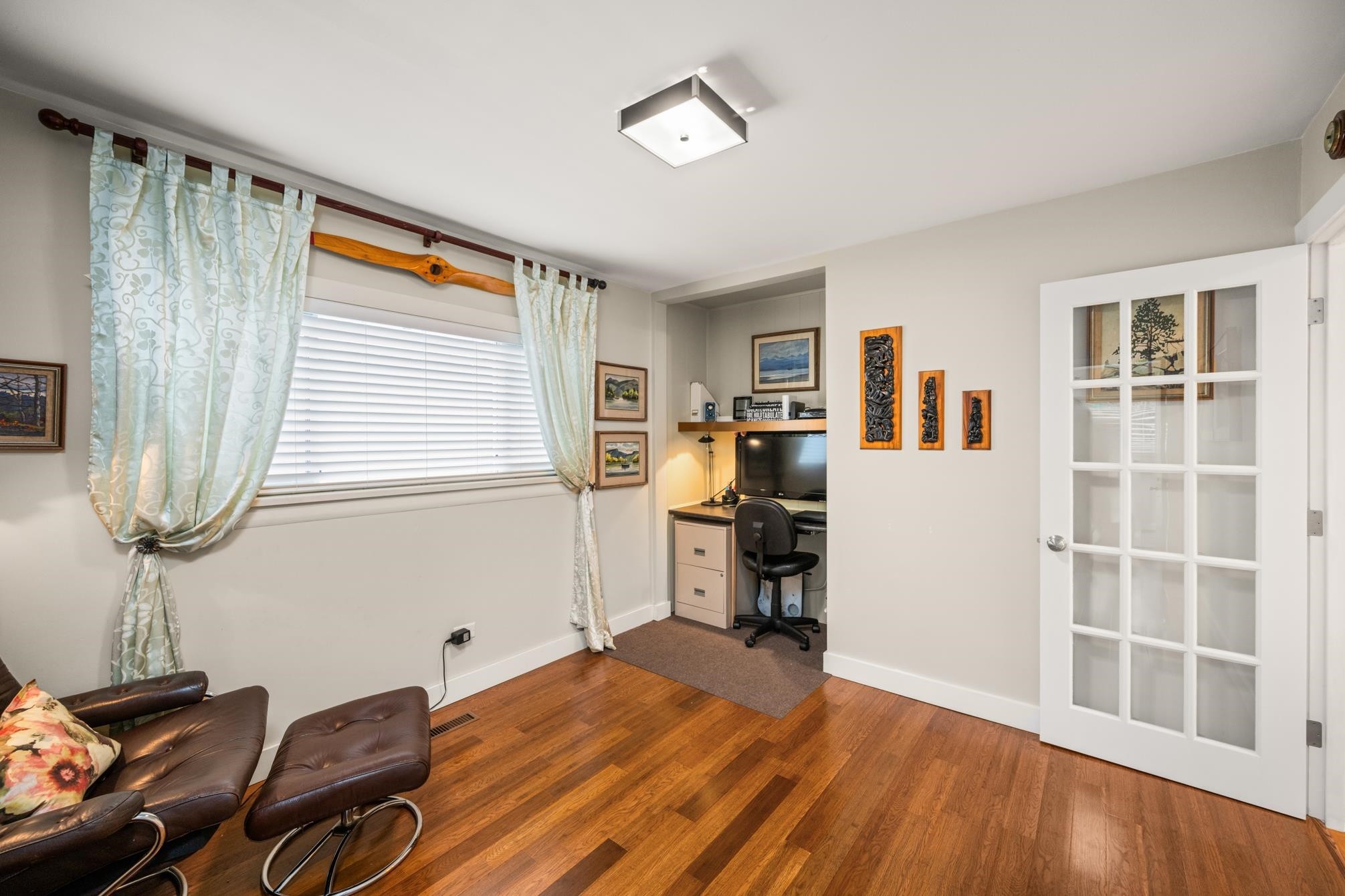 









13558


15

Avenue,
Surrey,




BC
V4A 1L2

