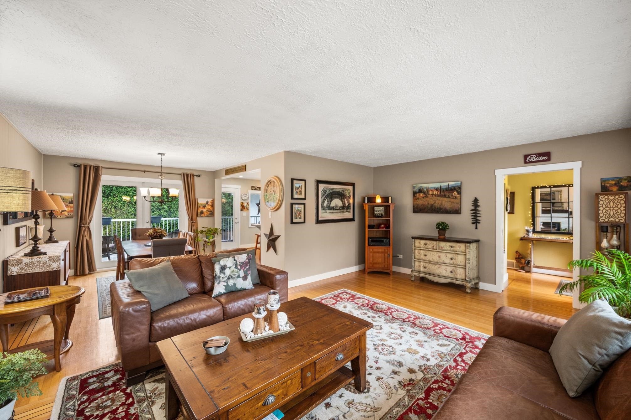 









13558


15

Avenue,
Surrey,




BC
V4A 1L2

