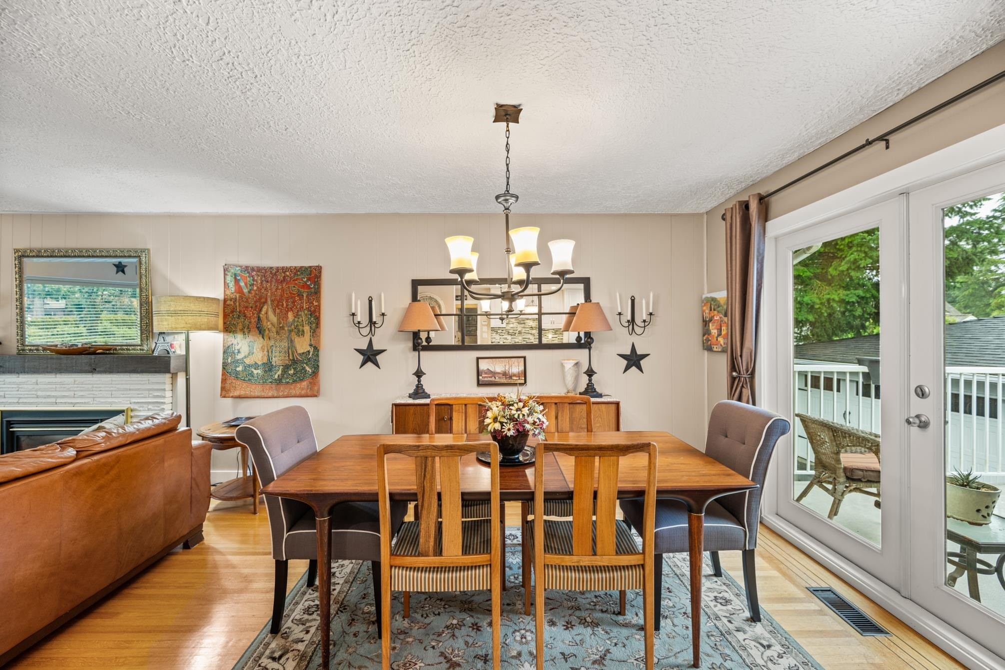 









13558


15

Avenue,
Surrey,




BC
V4A 1L2

