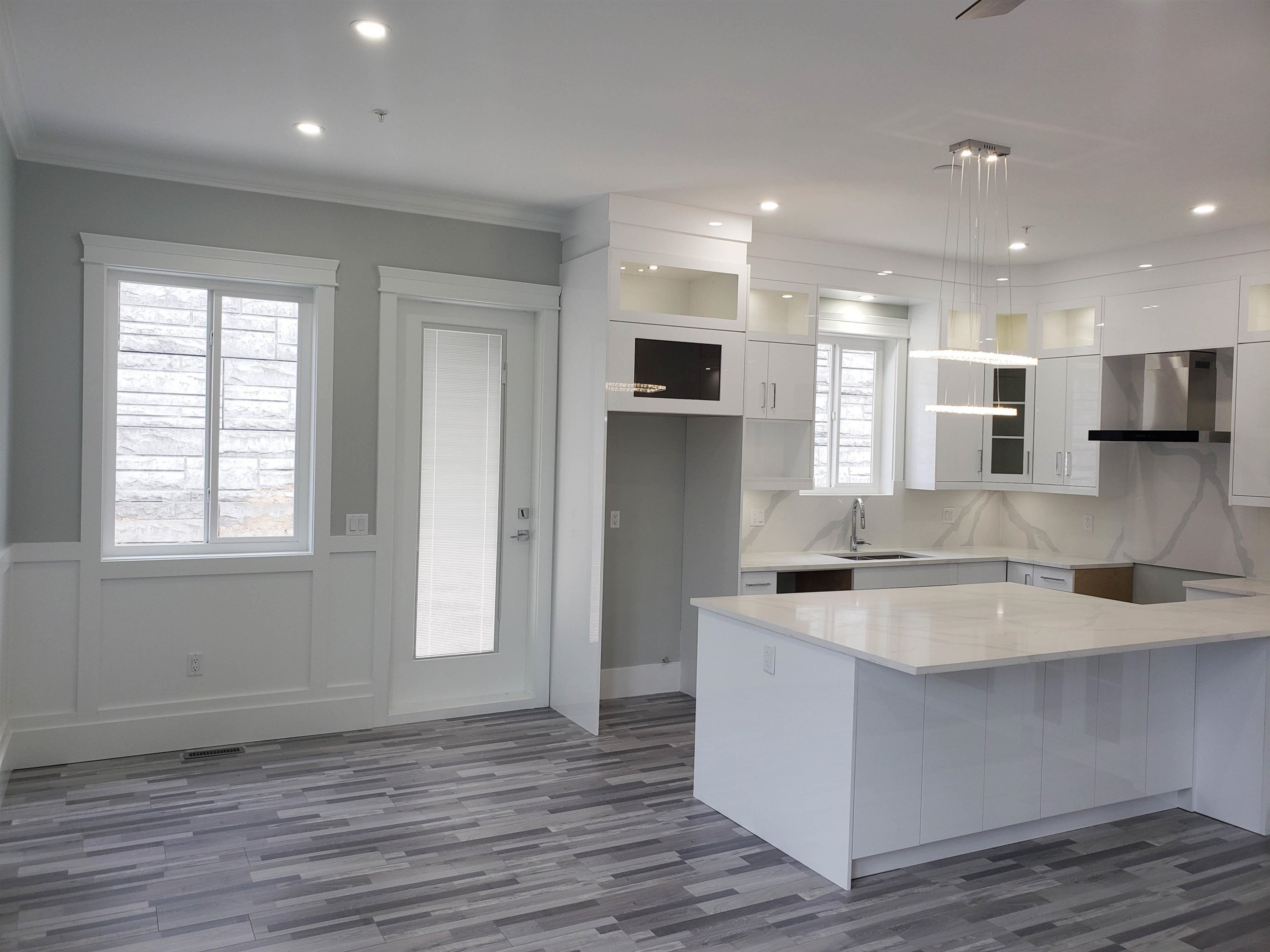 









34007


Barker

Court,
Mission,




BC
V2V 6B2

