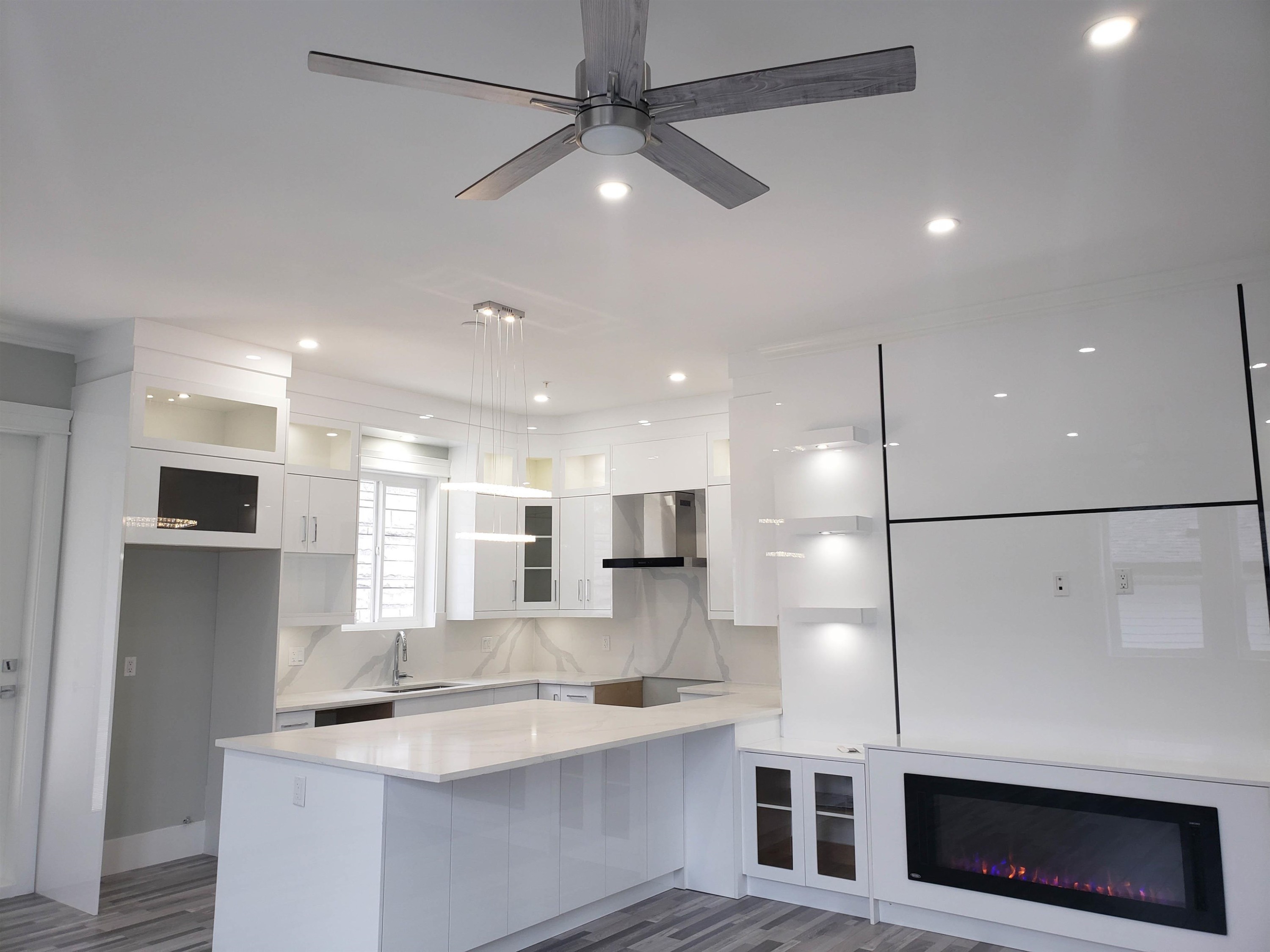 









34007


Barker

Court,
Mission,




BC
V2V 6B2

