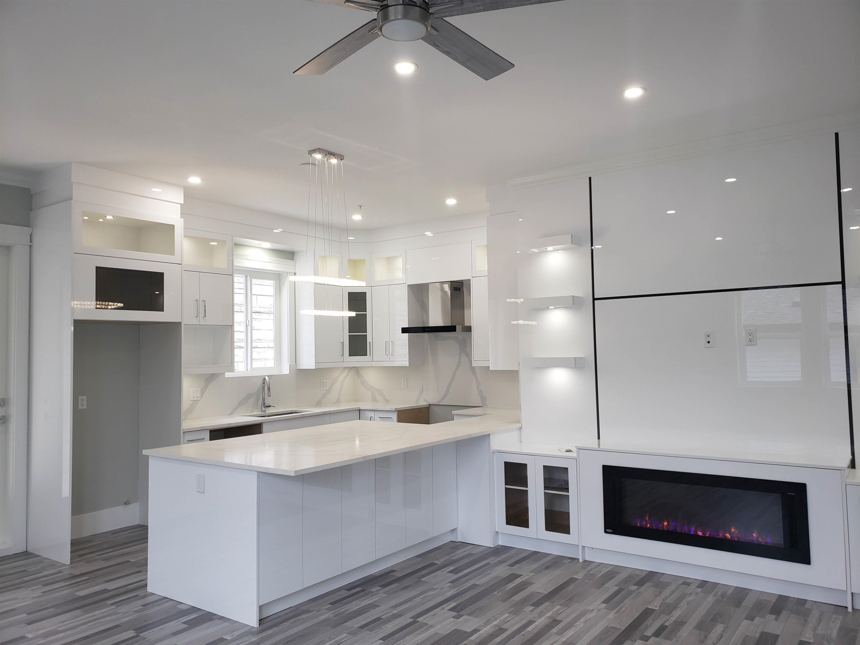 









34007


Barker

Court,
Mission,




BC
V2V 6B2

