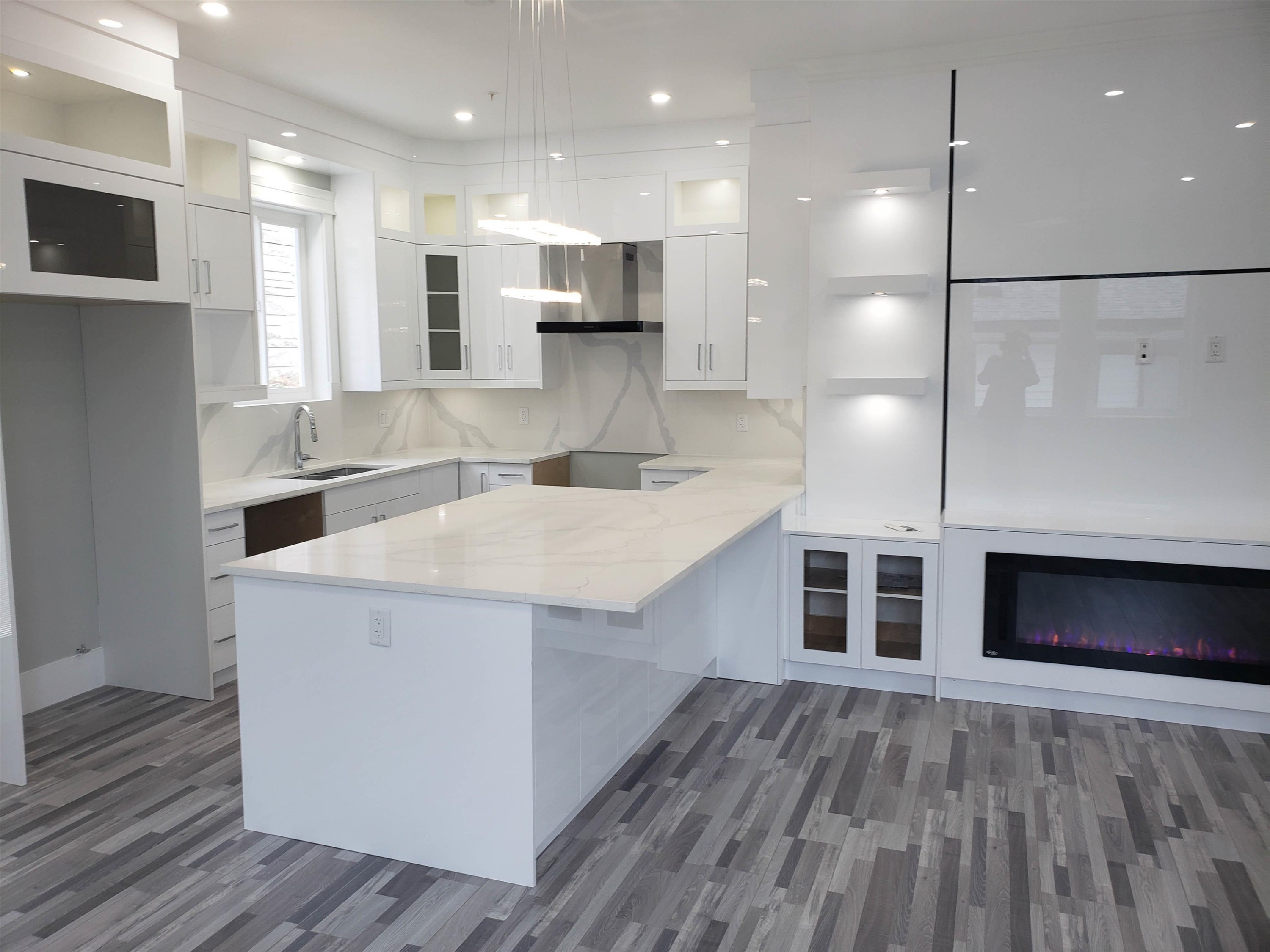 









34007


Barker

Court,
Mission,




BC
V2V 6B2

