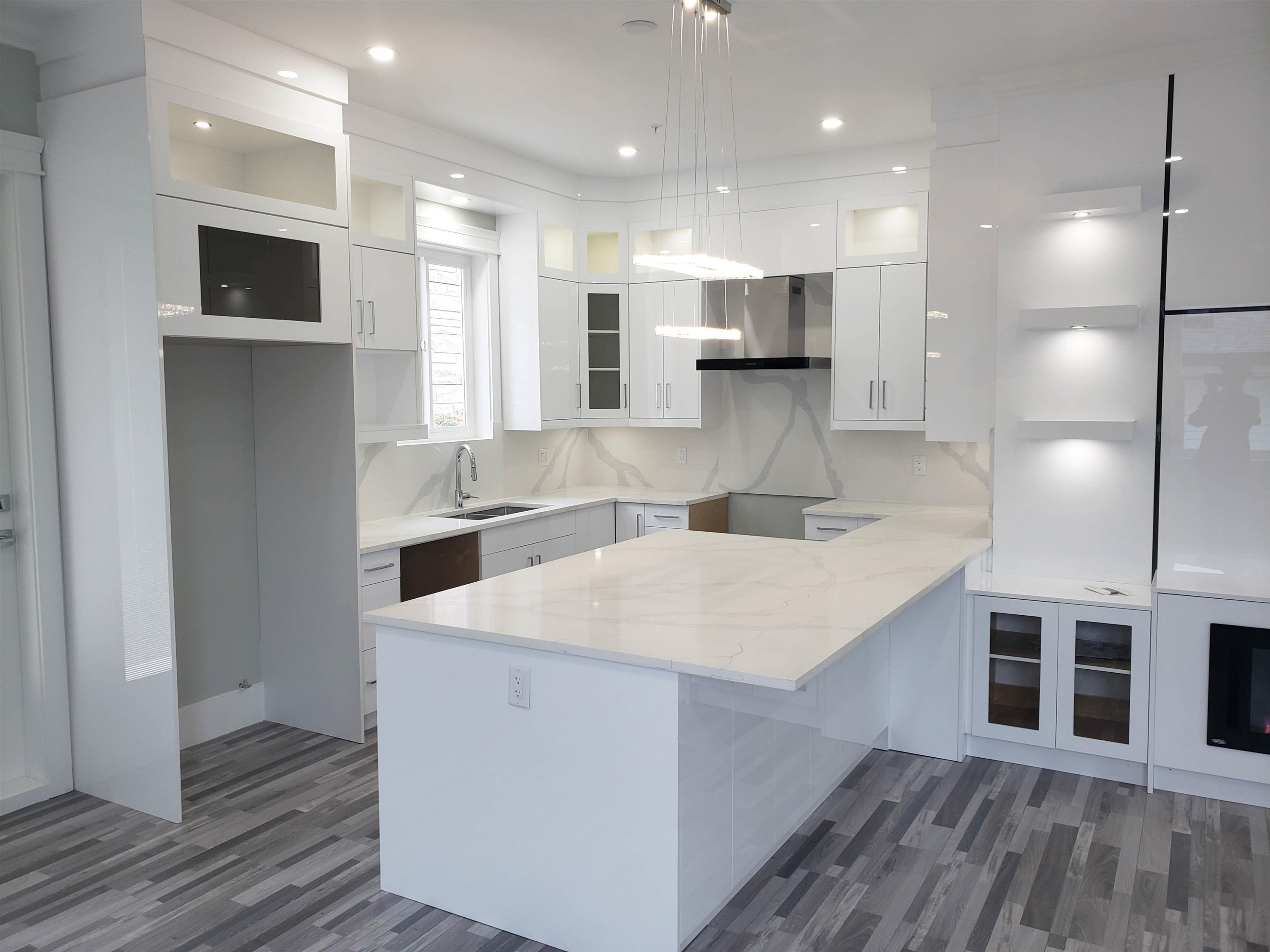 









34007


Barker

Court,
Mission,




BC
V2V 6B2

