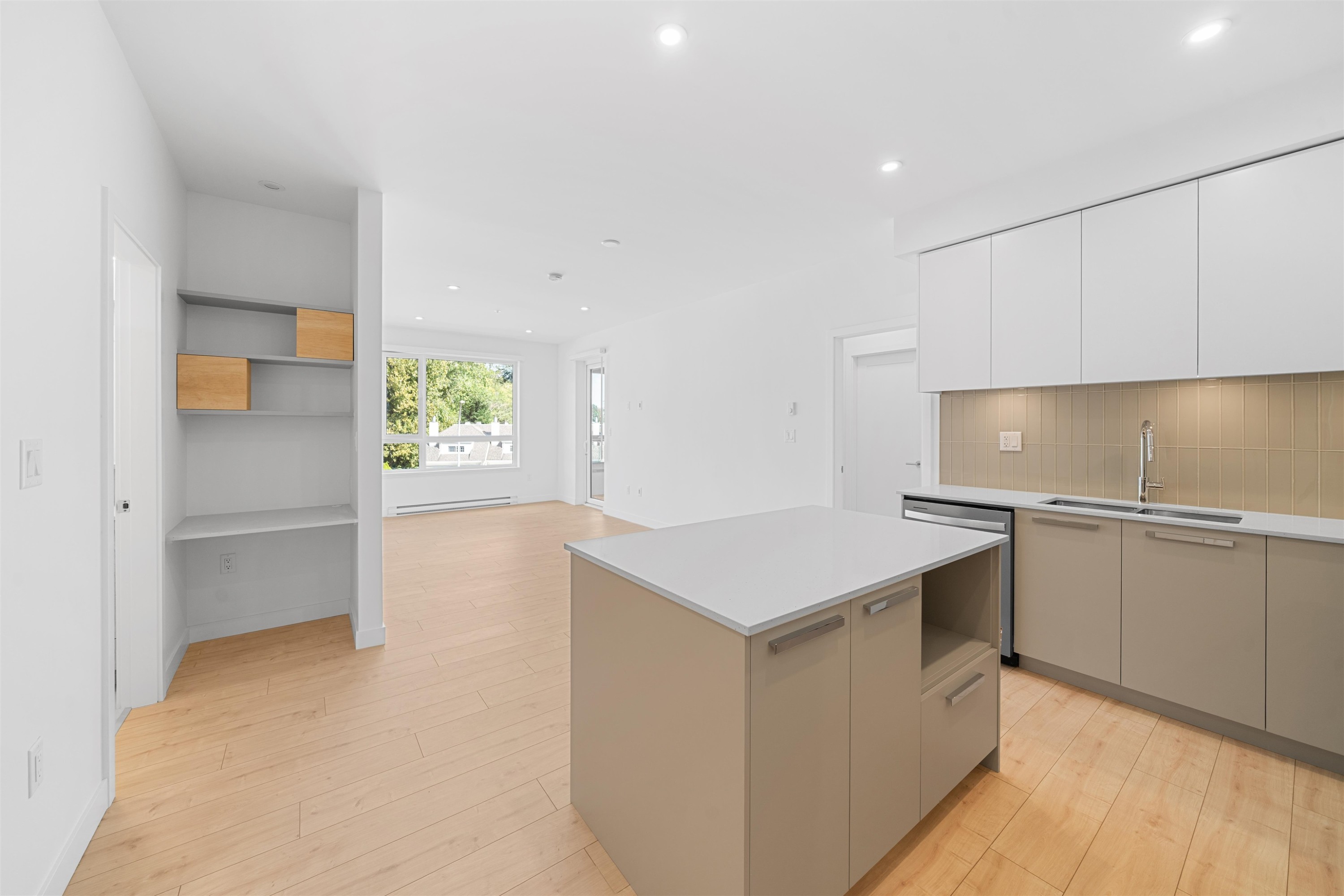 









13788


76

Avenue, 317,
Surrey,




BC
V3W 8J5

