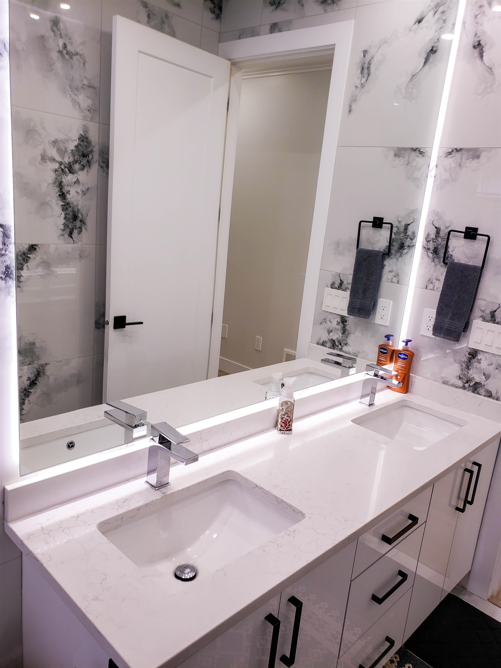 









32663


Cunningham

Avenue,
Mission,




BC
V4S 0E5

