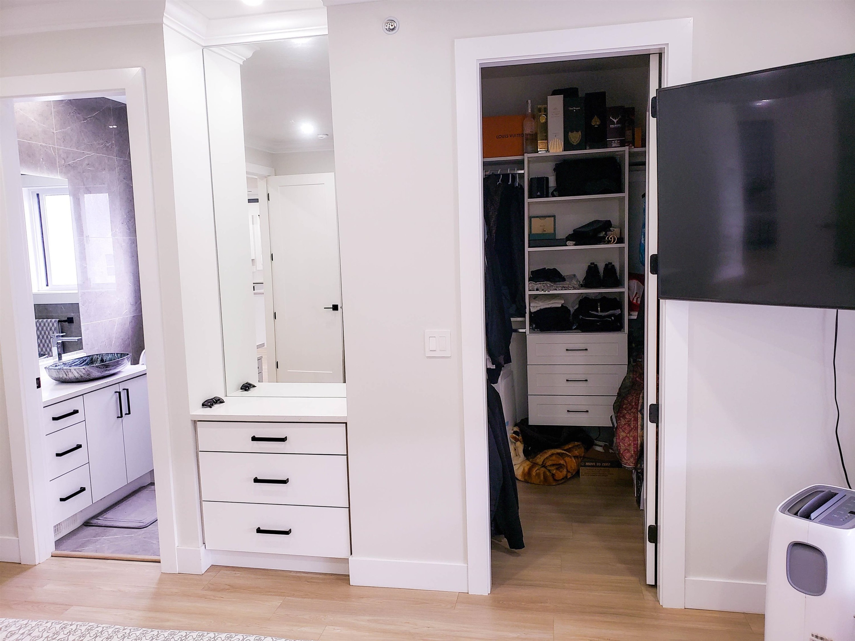 









32663


Cunningham

Avenue,
Mission,




BC
V4S 0E5

