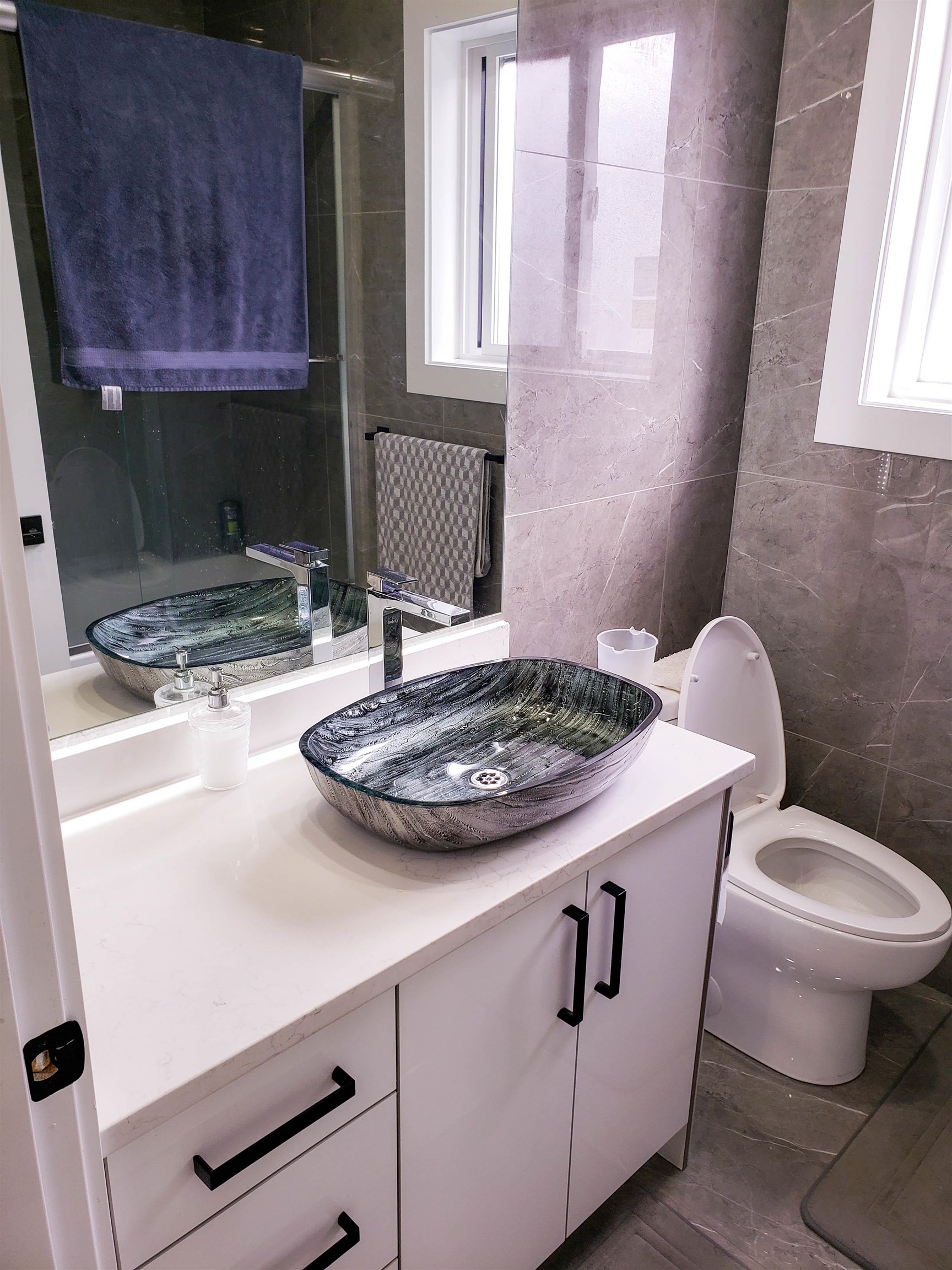 









32663


Cunningham

Avenue,
Mission,




BC
V4S 0E5

