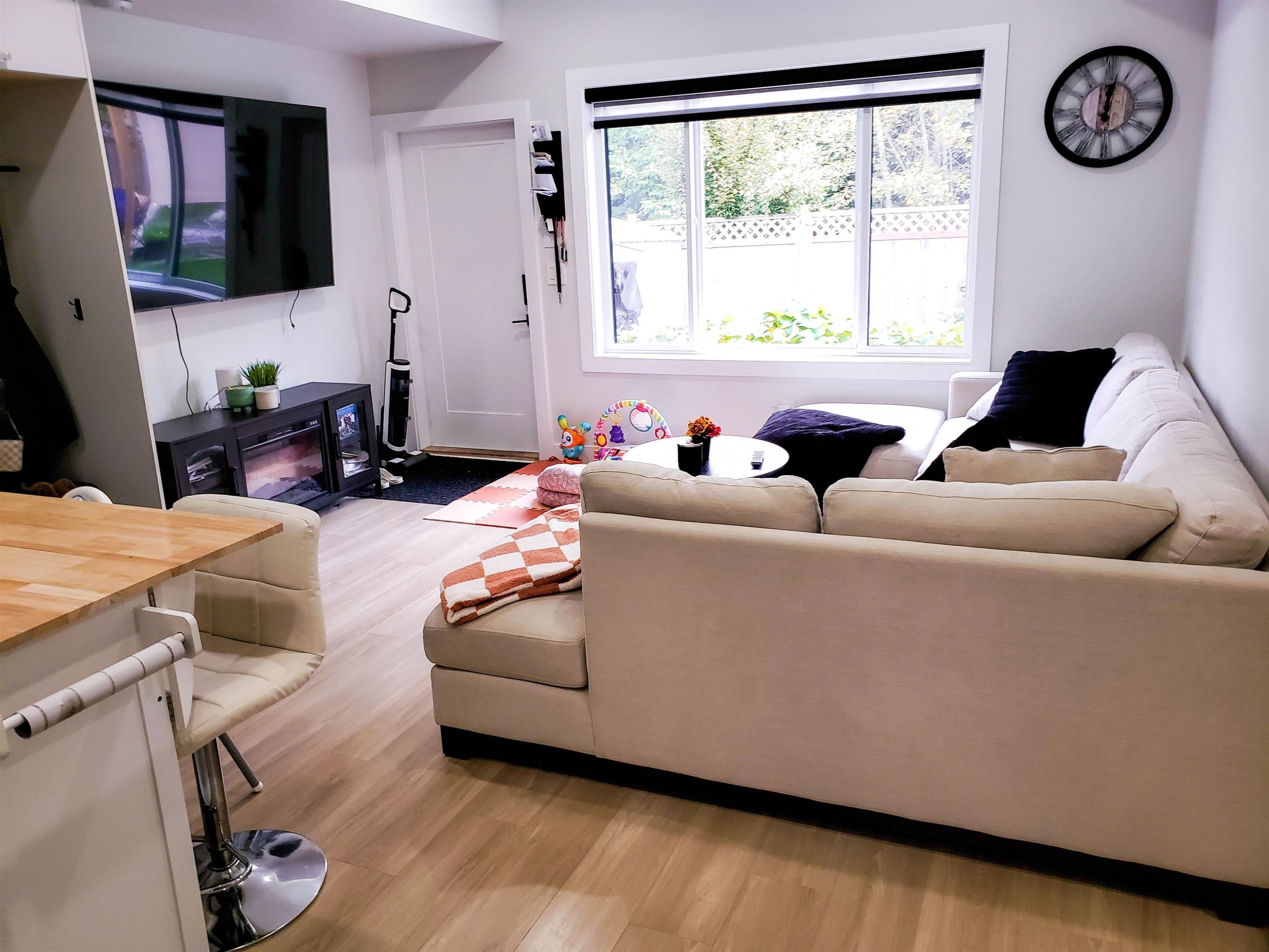 









32663


Cunningham

Avenue,
Mission,




BC
V4S 0E5

