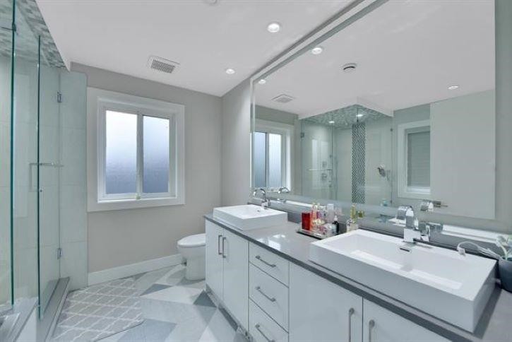 









10266


126

Street,
Surrey,




BC
V3V 5E7

