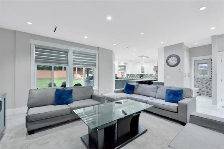 









10266


126

Street,
Surrey,




BC
V3V 5E7

