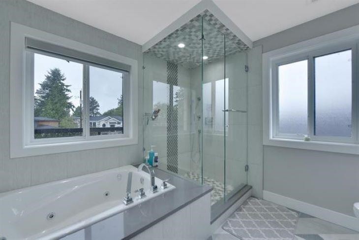 









10266


126

Street,
Surrey,




BC
V3V 5E7

