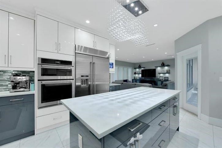 









10266


126

Street,
Surrey,




BC
V3V 5E7

