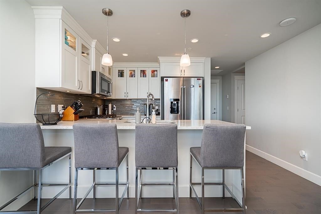 









2180


Gladwin

Road, 2207,
Abbotsford,




BC
V2S 0H4

