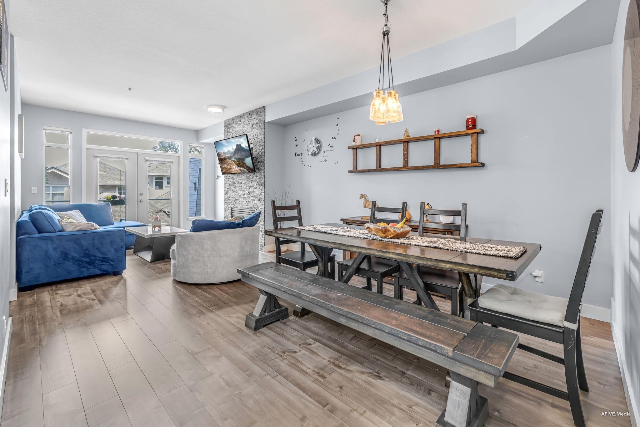 









11860


River

Road, 43,
Surrey,




BC
V3V 2V7

