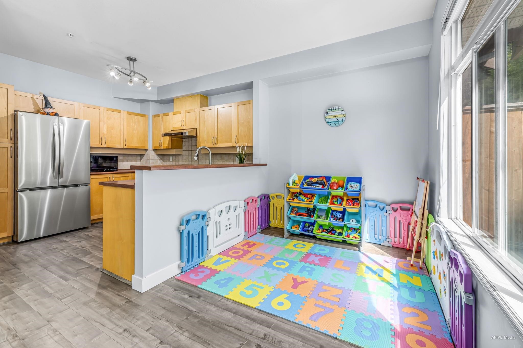 









11860


River

Road, 43,
Surrey,




BC
V3V 2V7

