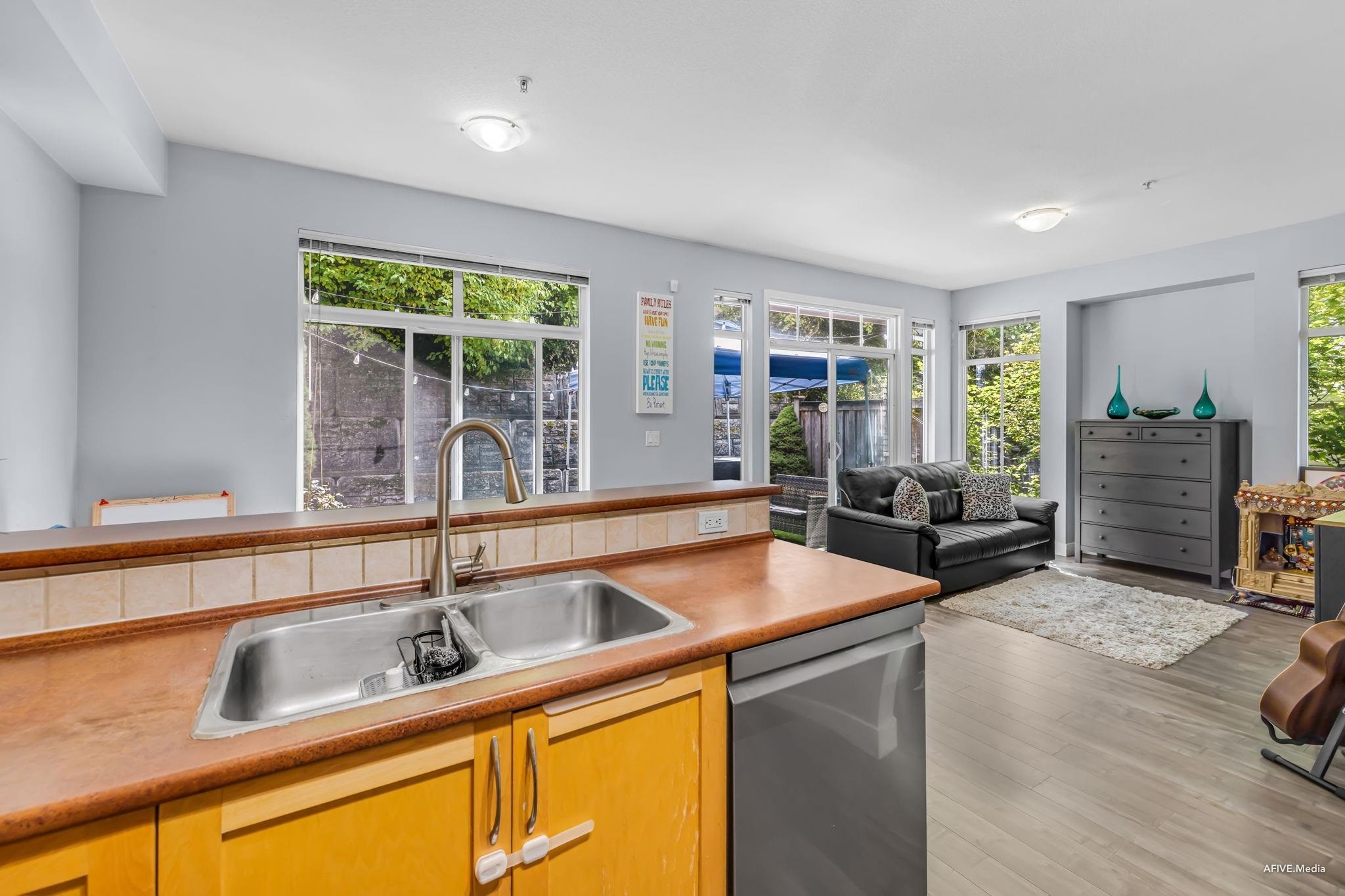 









11860


River

Road, 43,
Surrey,




BC
V3V 2V7

