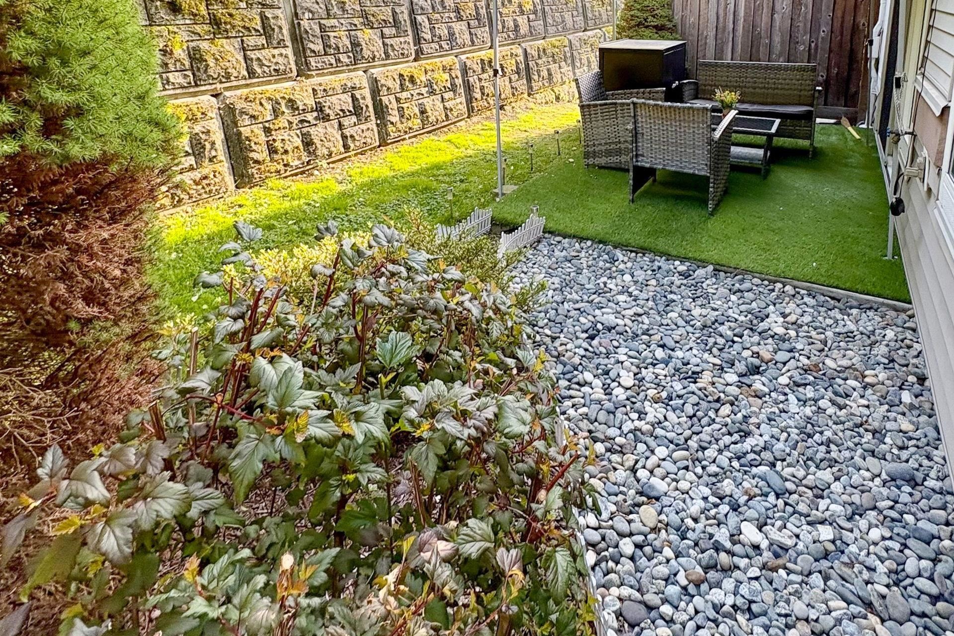 









11860


River

Road, 43,
Surrey,




BC
V3V 2V7

