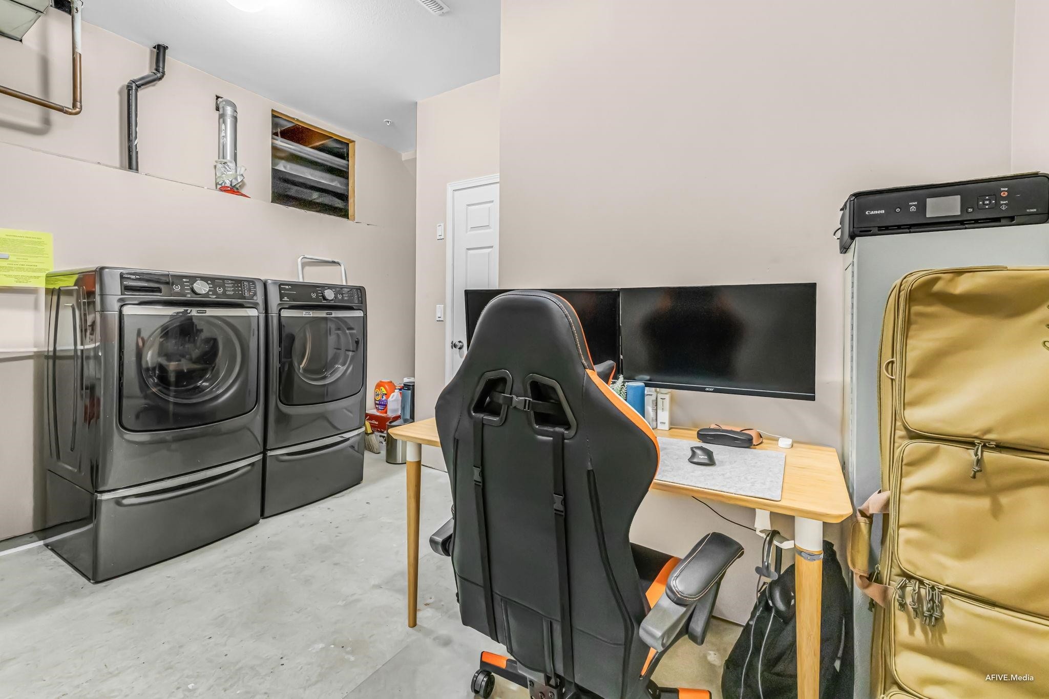 









11860


River

Road, 43,
Surrey,




BC
V3V 2V7

