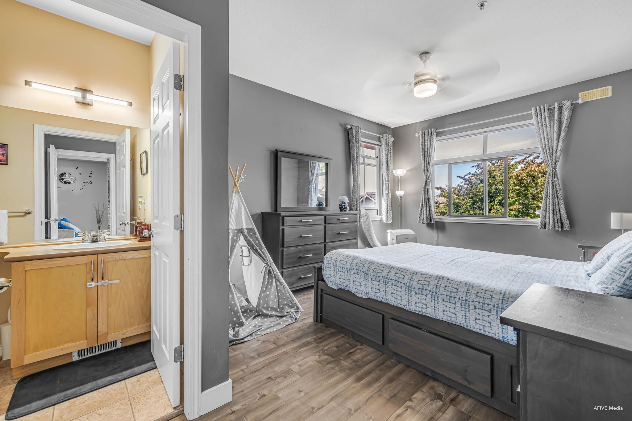 









11860


River

Road, 43,
Surrey,




BC
V3V 2V7

