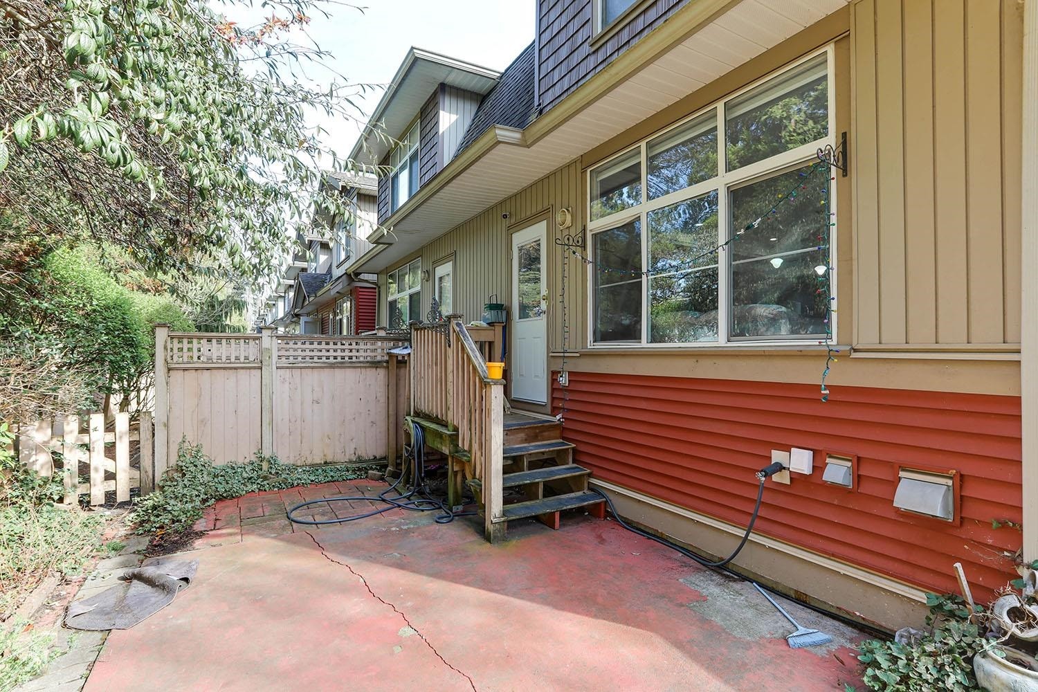 









7518


138

Street, 56,
Surrey,




BC
V3W 1S1

