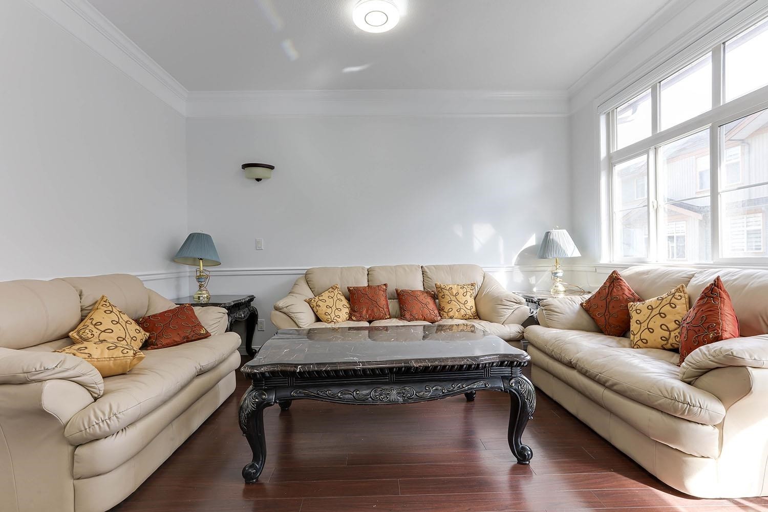 









7518


138

Street, 56,
Surrey,




BC
V3W 1S1

