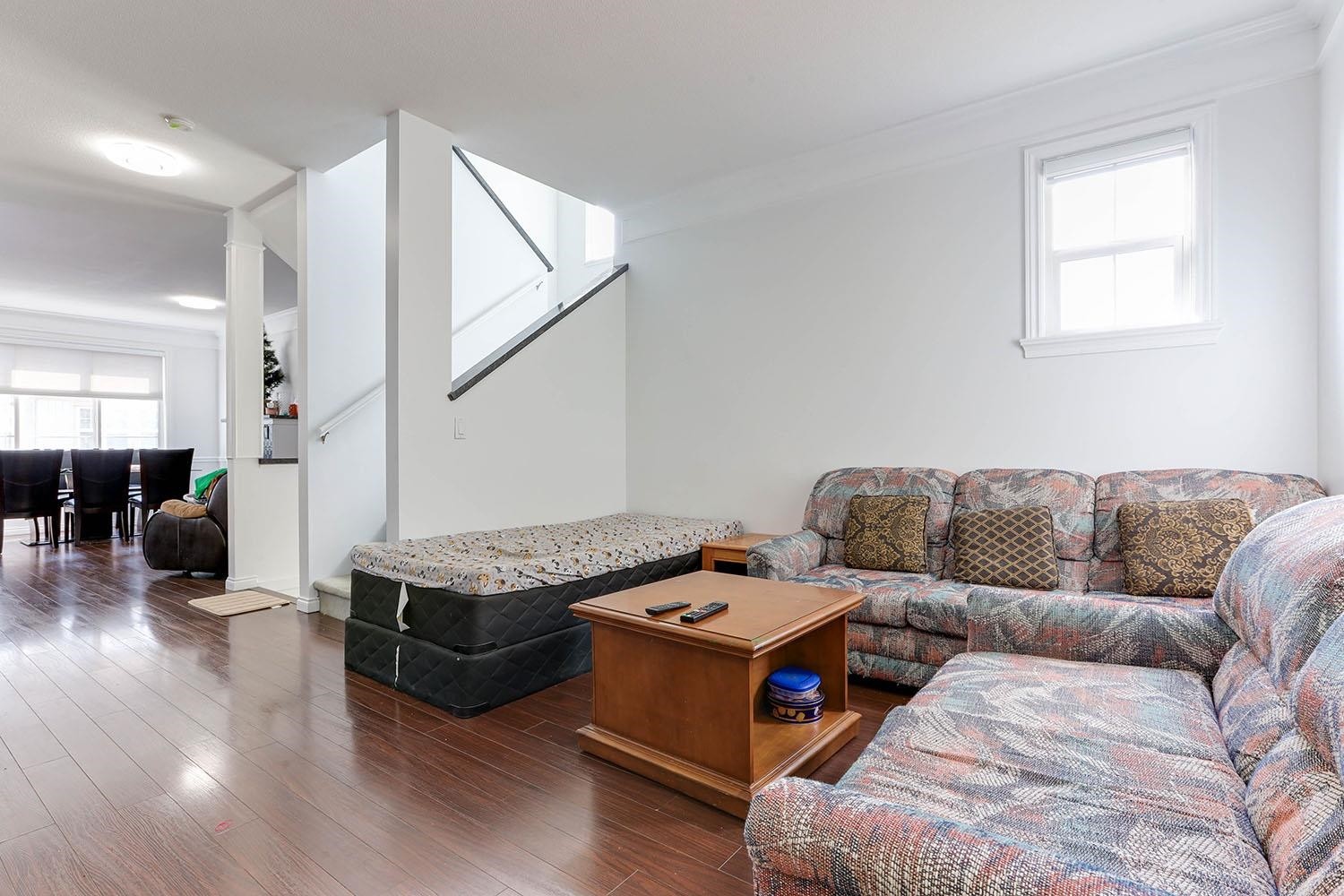 









7518


138

Street, 56,
Surrey,




BC
V3W 1S1

