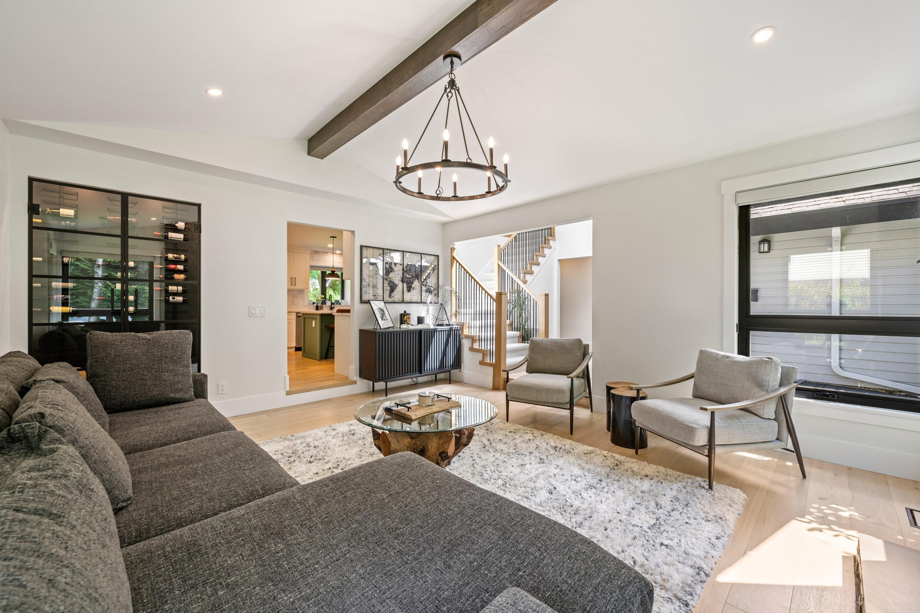 









12685


20th

Avenue,
Surrey,




BC
V4A 6J3

