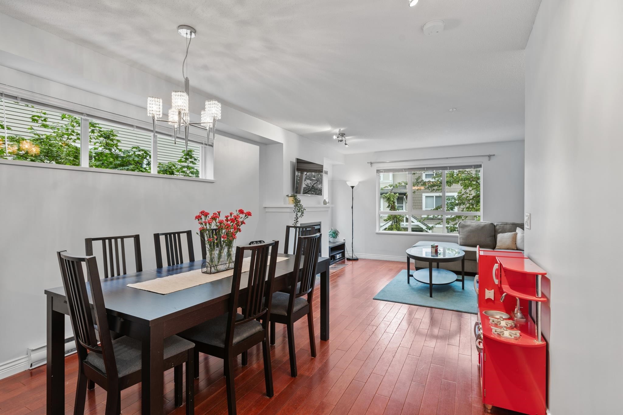 









6747


203

Street, 86,
Langley,




BC
V2Y 3B5

