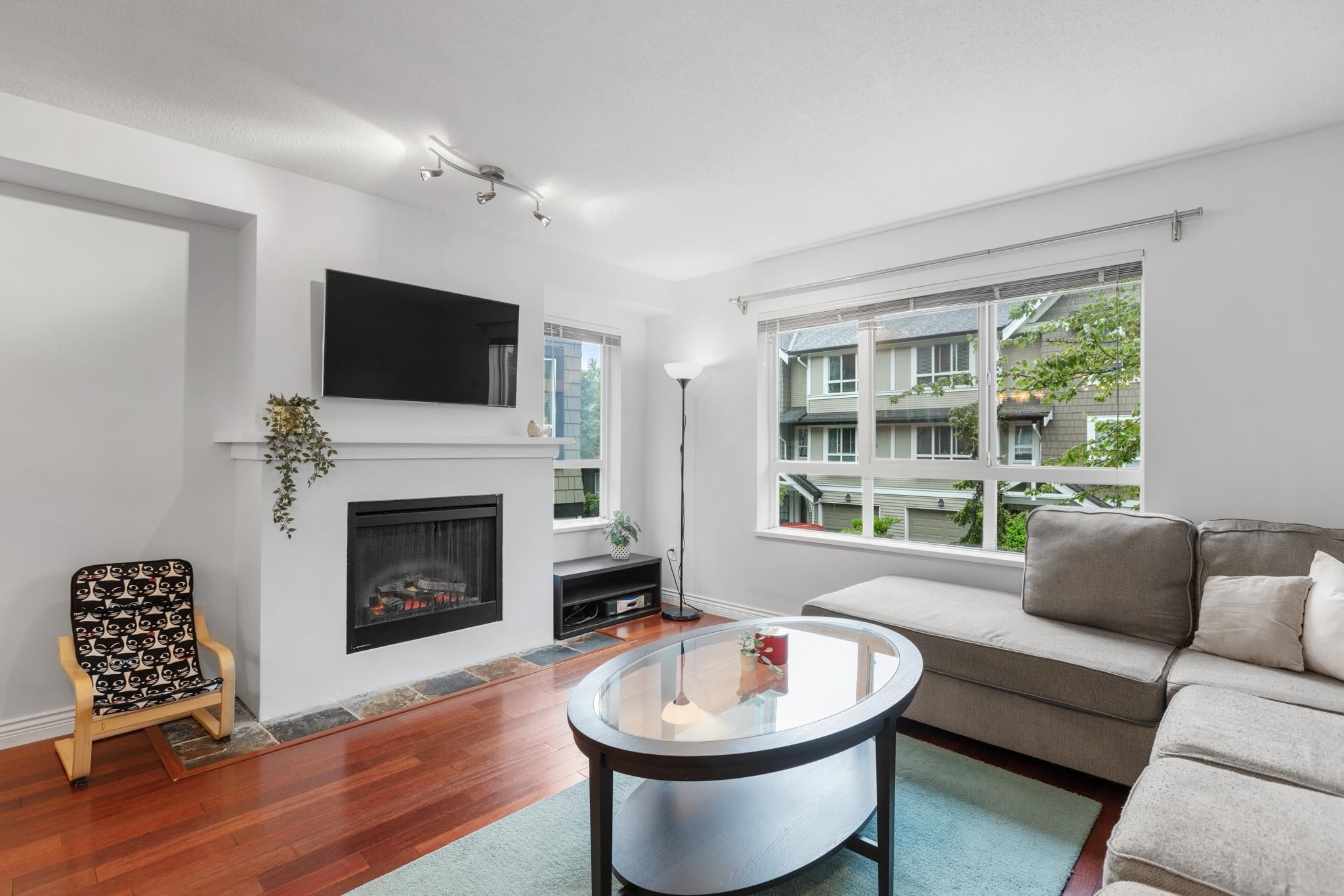 









6747


203

Street, 86,
Langley,




BC
V2Y 3B5

