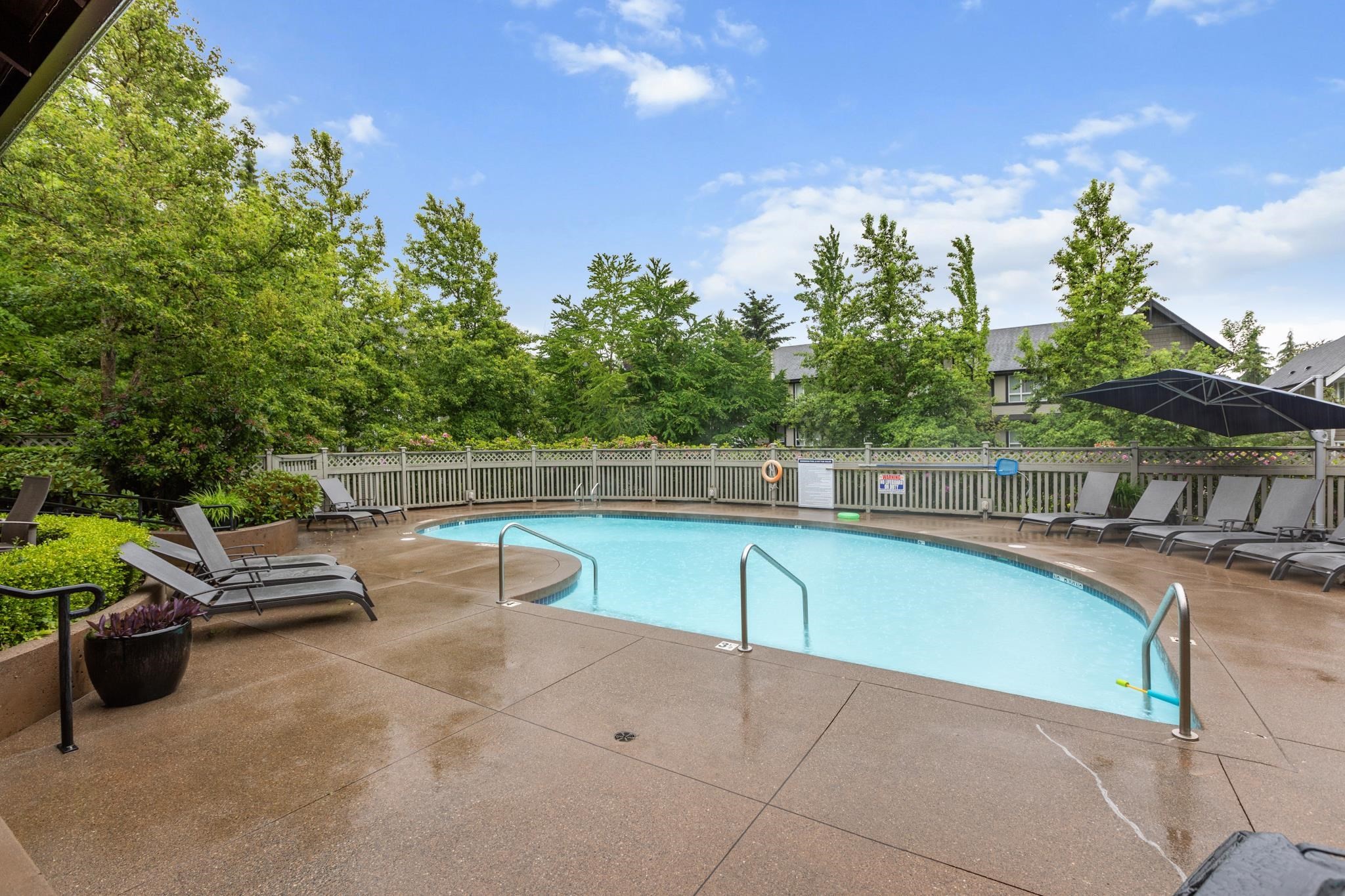 









6747


203

Street, 86,
Langley,




BC
V2Y 3B5

