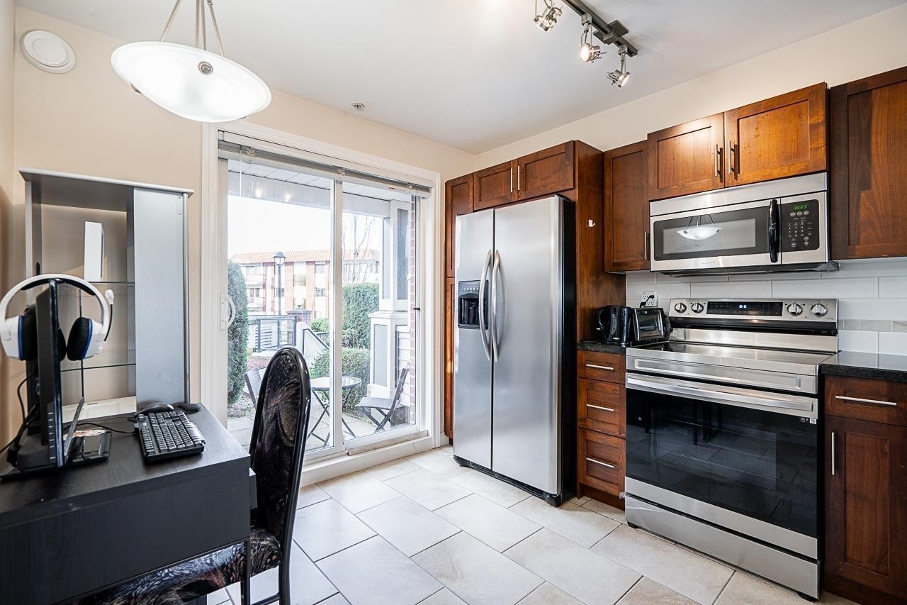 









20170


Fraser

Highway, 271,
Langley,




BC
V3A 0B5

