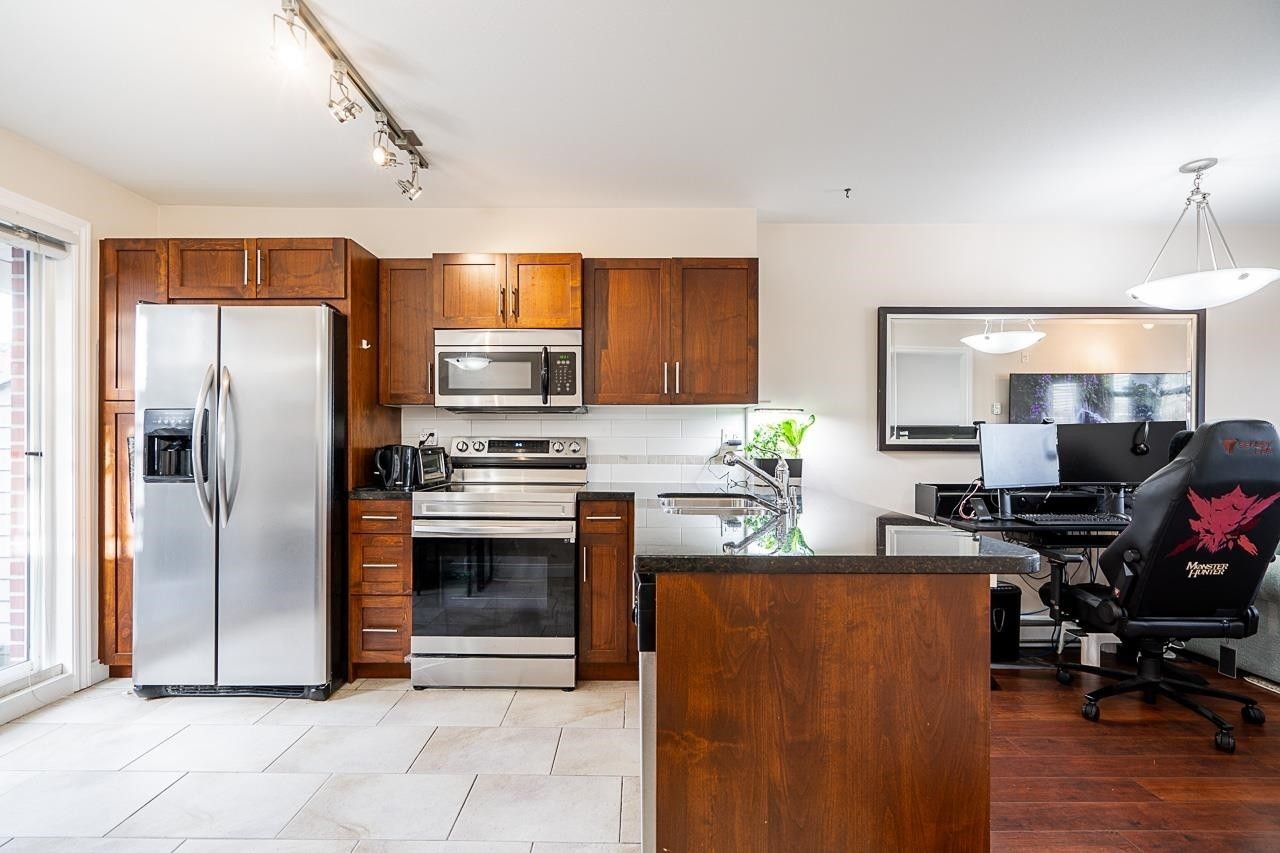 









20170


Fraser

Highway, 271,
Langley,




BC
V3A 0B5

